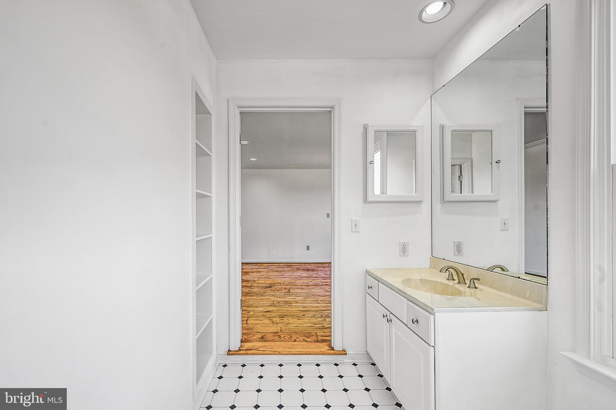 GREENSPRINGS - Residential