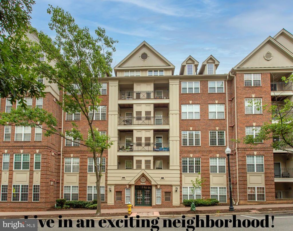 Photo of 2310 14th Street N #402, ARLINGTON, VA 22201 (MLS # VAAR2065204)