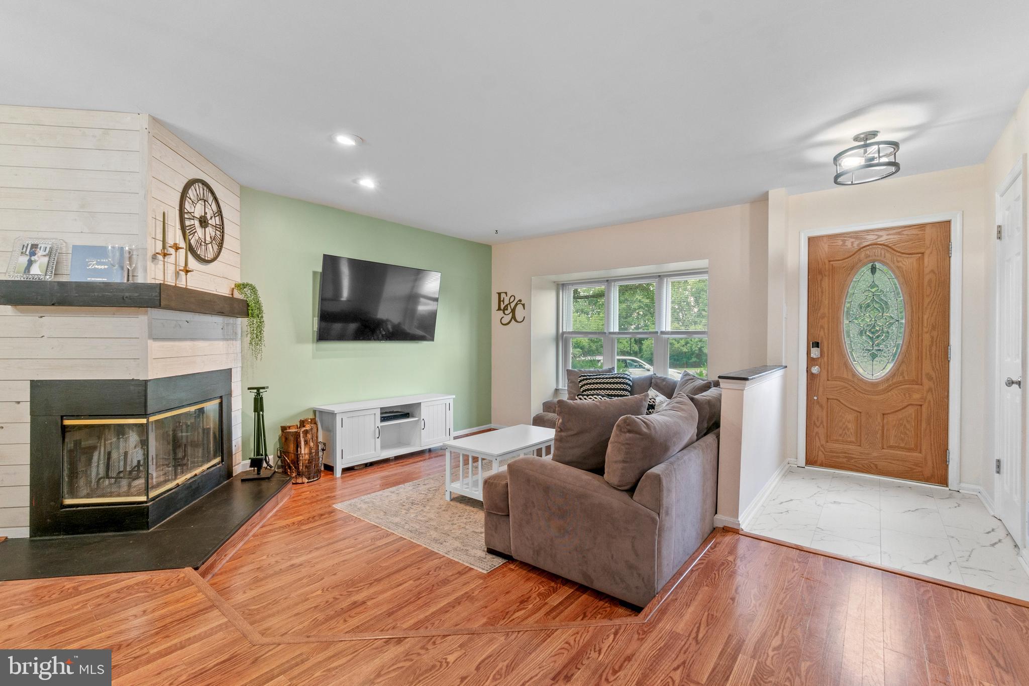 3214 PINE CREST COURT