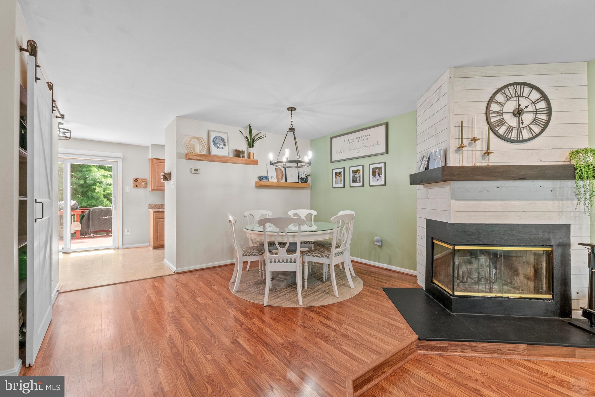 3214 PINE CREST COURT
