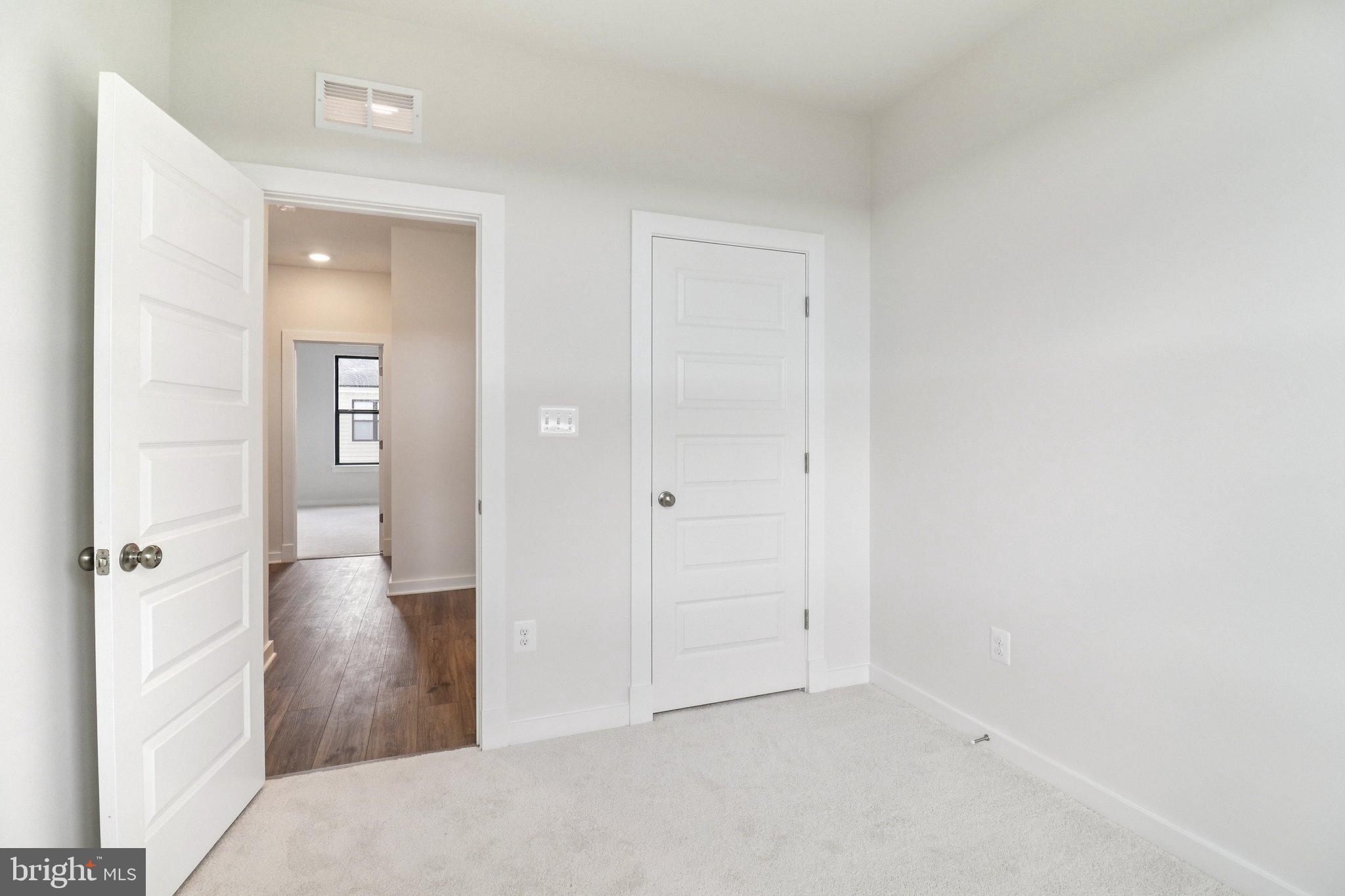 MELFORD TOWN CENTER - Residential