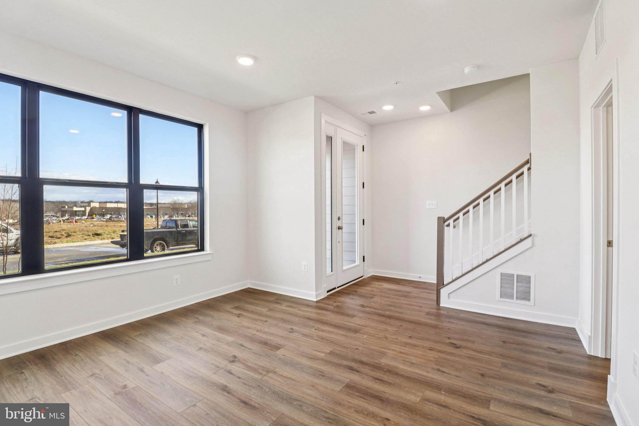 MELFORD TOWN CENTER - Residential