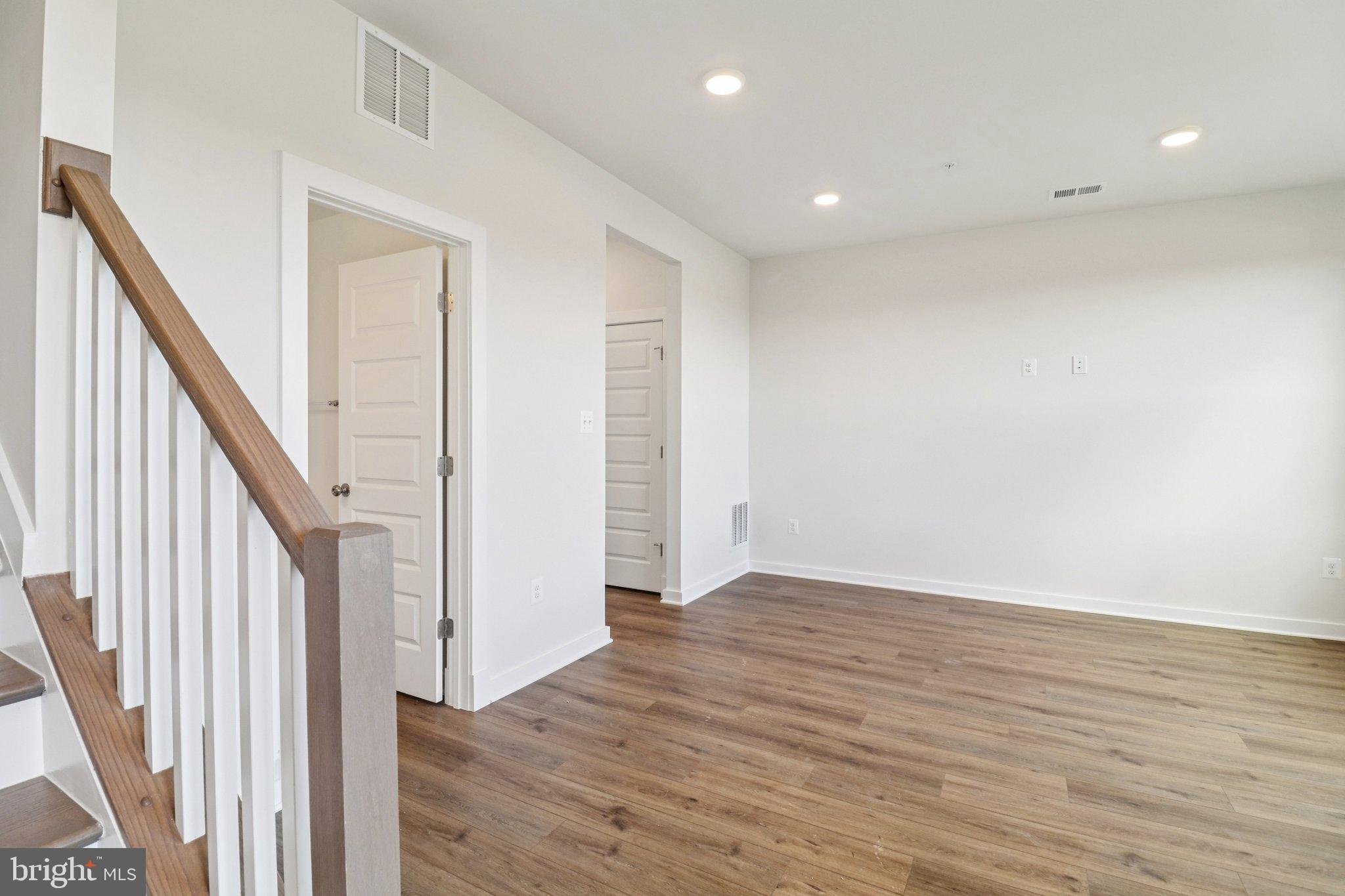 MELFORD TOWN CENTER - Residential