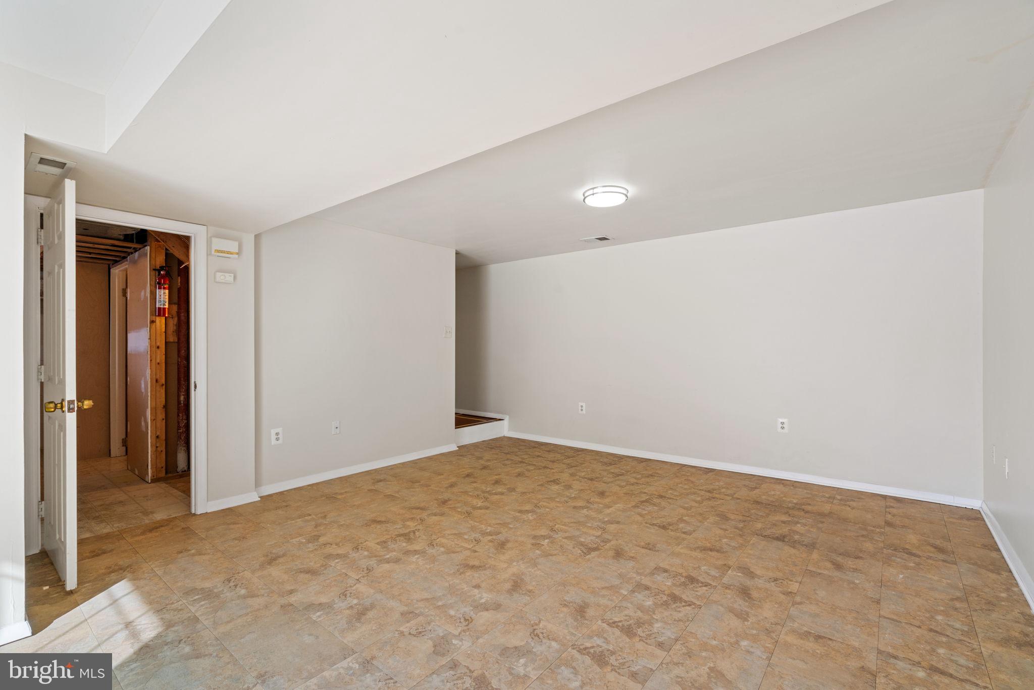 DALE CITY - Residential