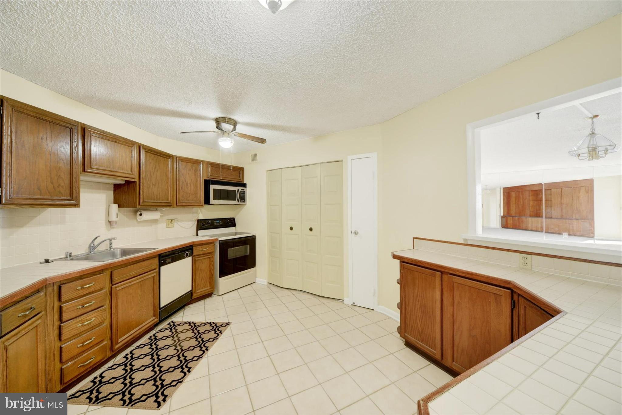 RIDGELY TOWSON CENTER - Residential