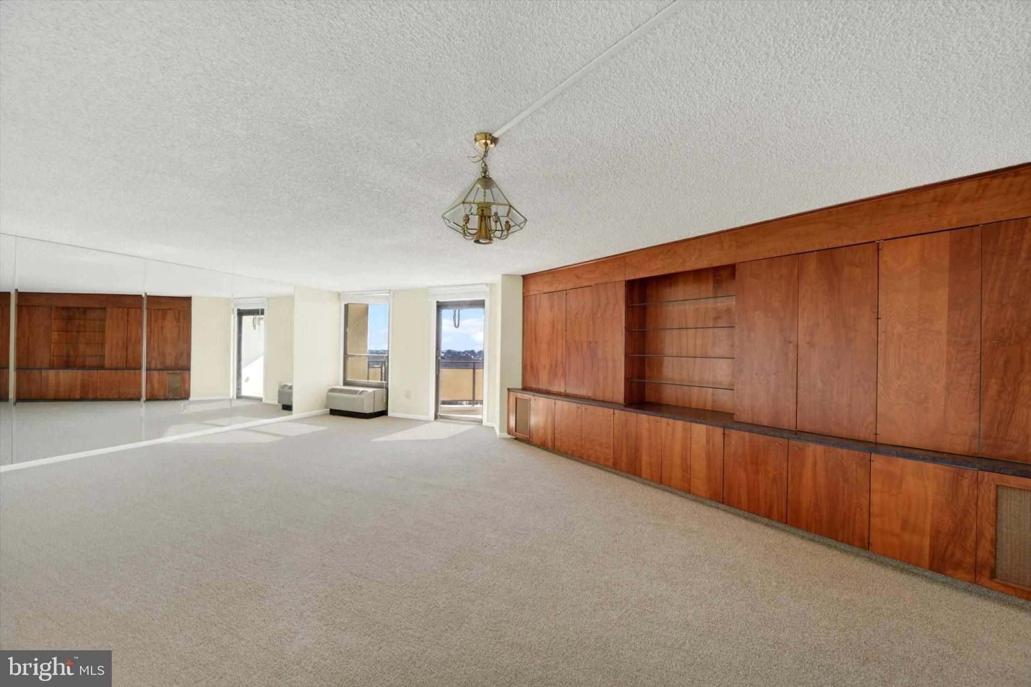 RIDGELY TOWSON CENTER - Residential