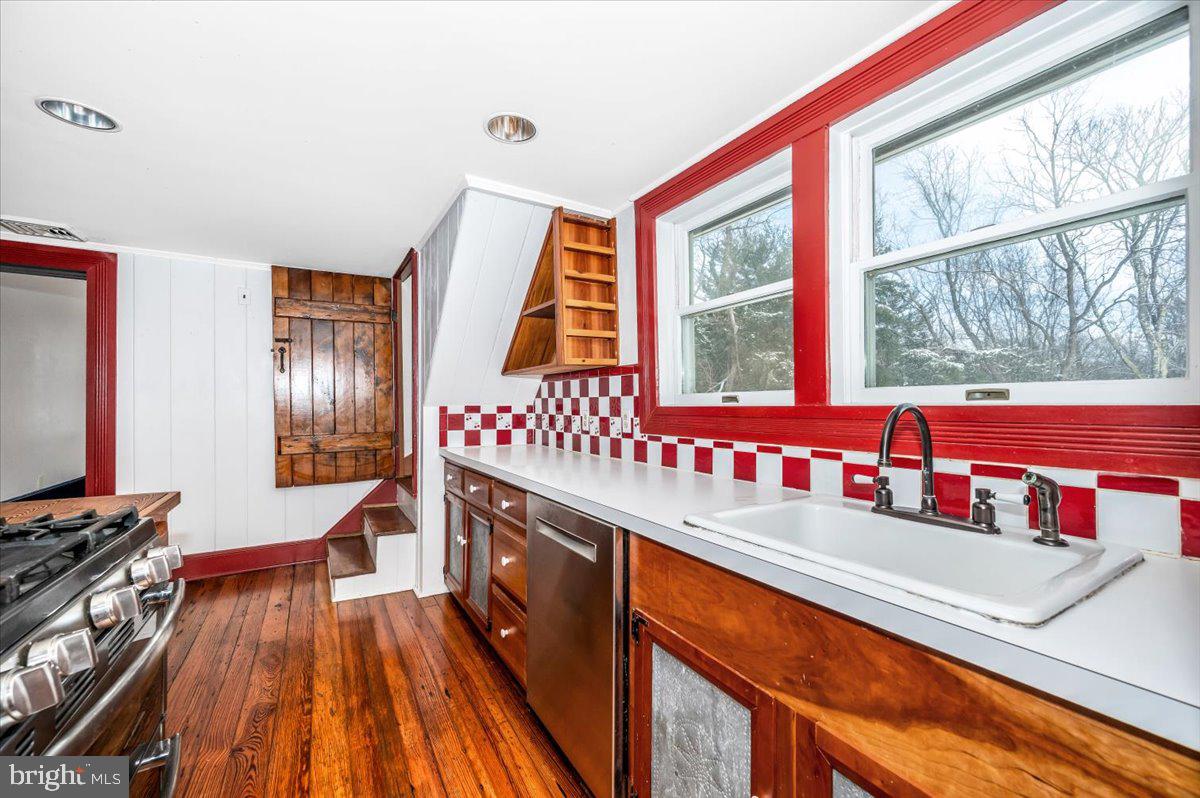 OLD ORCHARD ESTATES - Residential