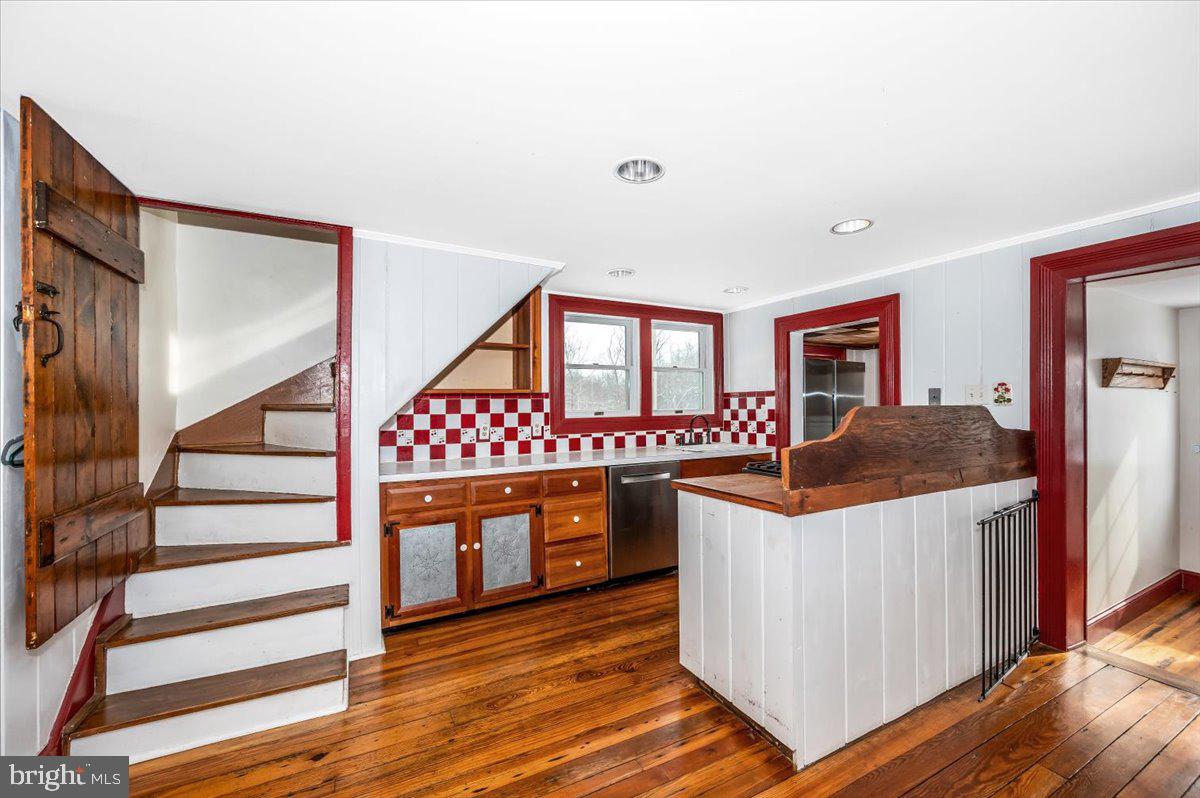 OLD ORCHARD ESTATES - Residential