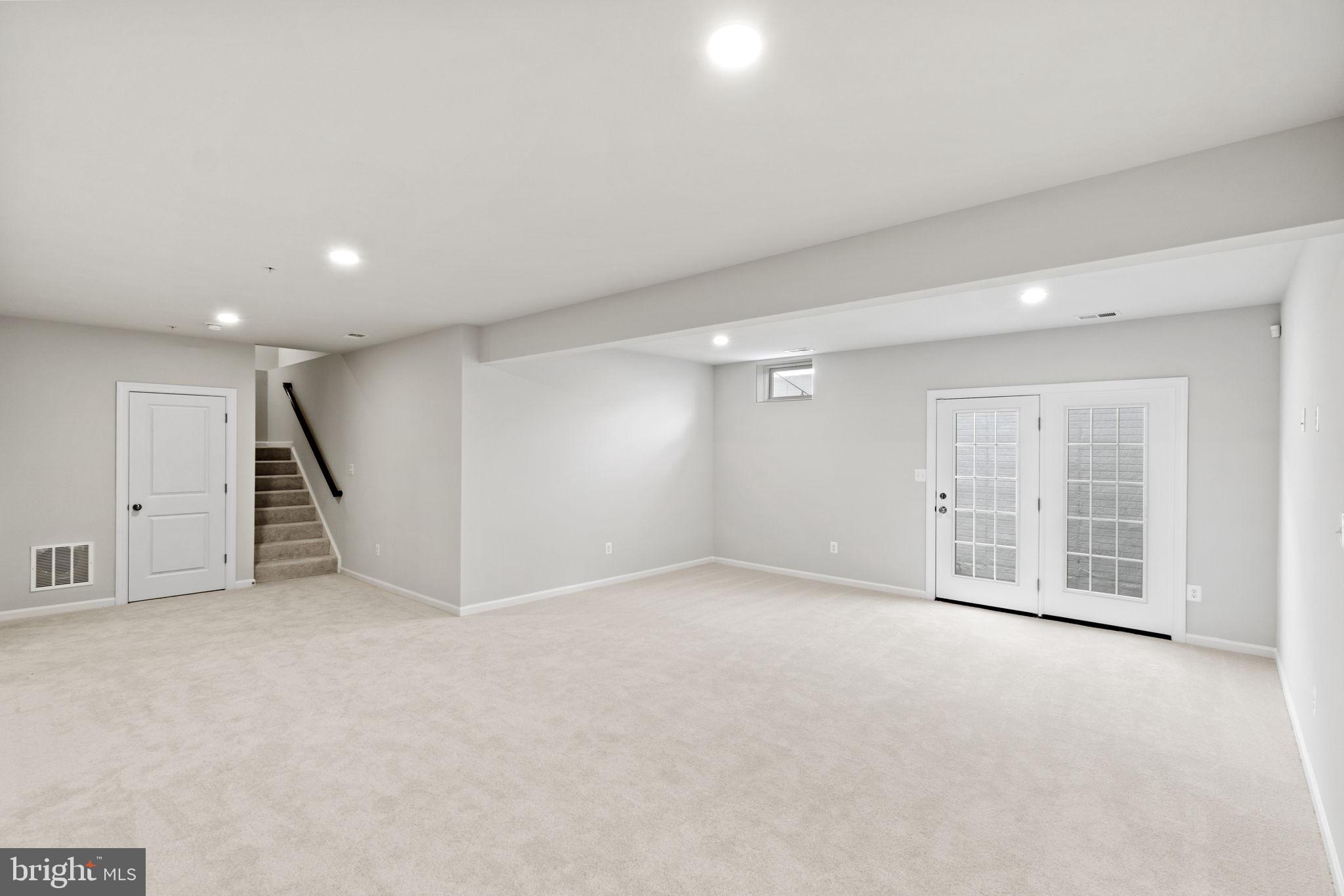 VILLAGES OF SAVANNAH - Residential