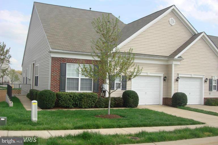 THE VILLAS AT FALLS RUN - Residential Lease