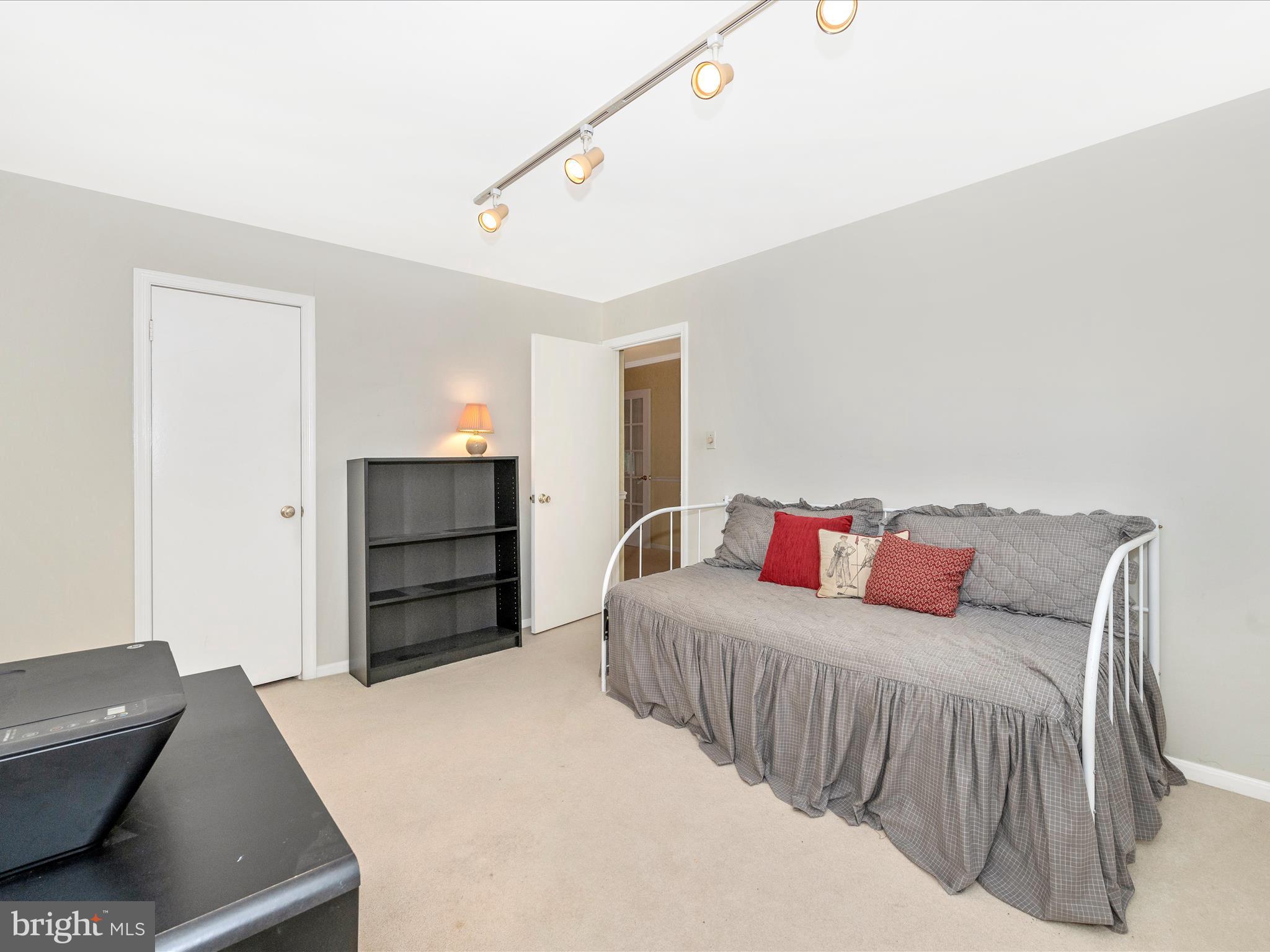 STEDWICK TOWNHOUSES - Residential