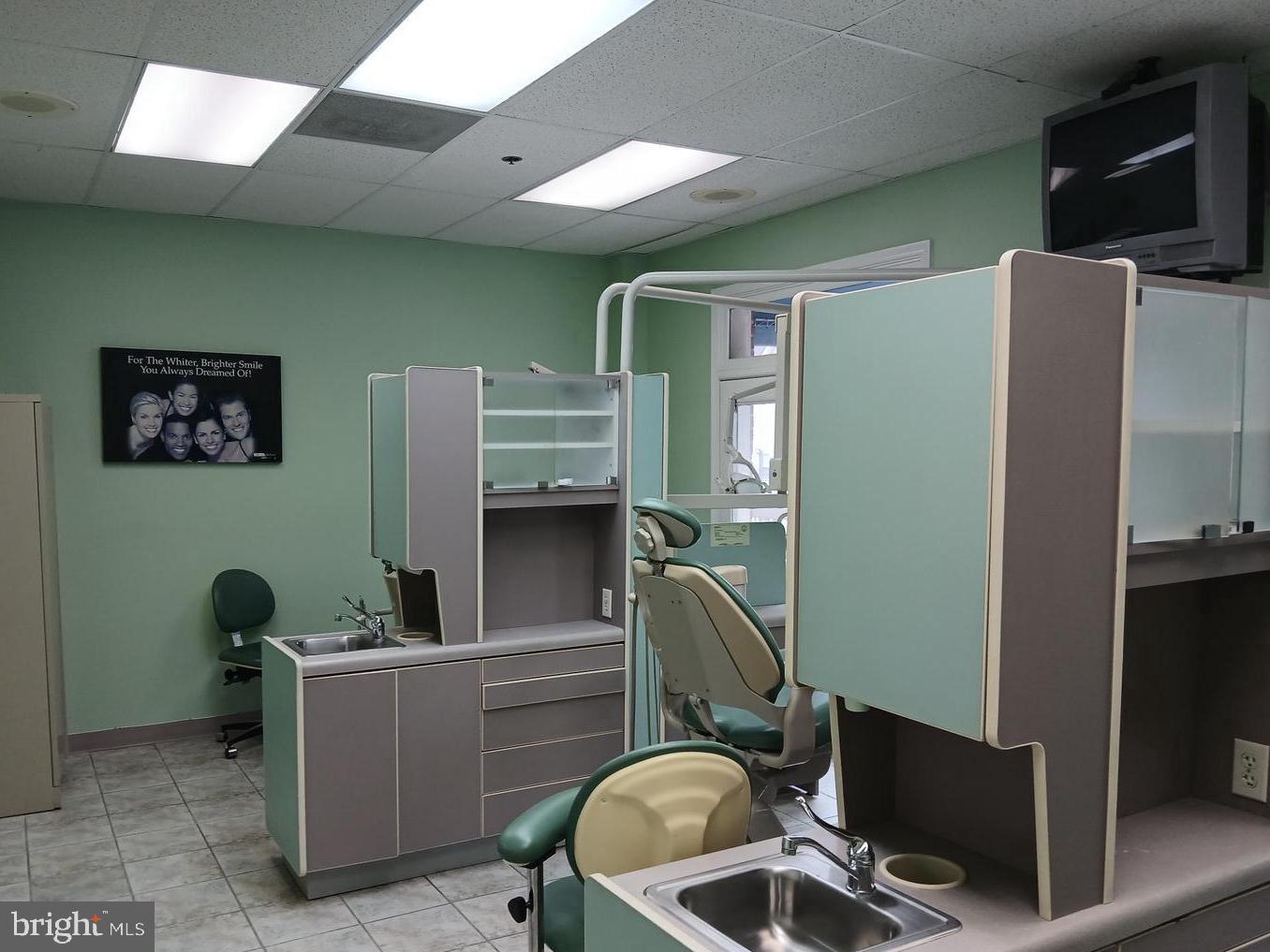 PICKETT CENTER - Commercial Sale