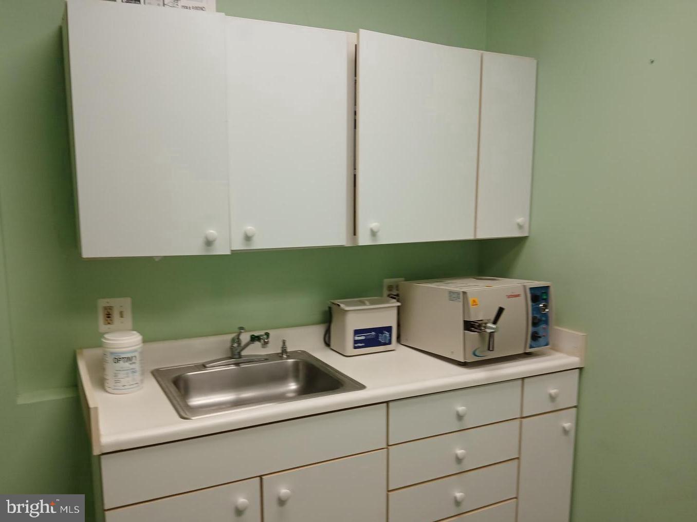 PICKETT CENTER - Commercial Sale