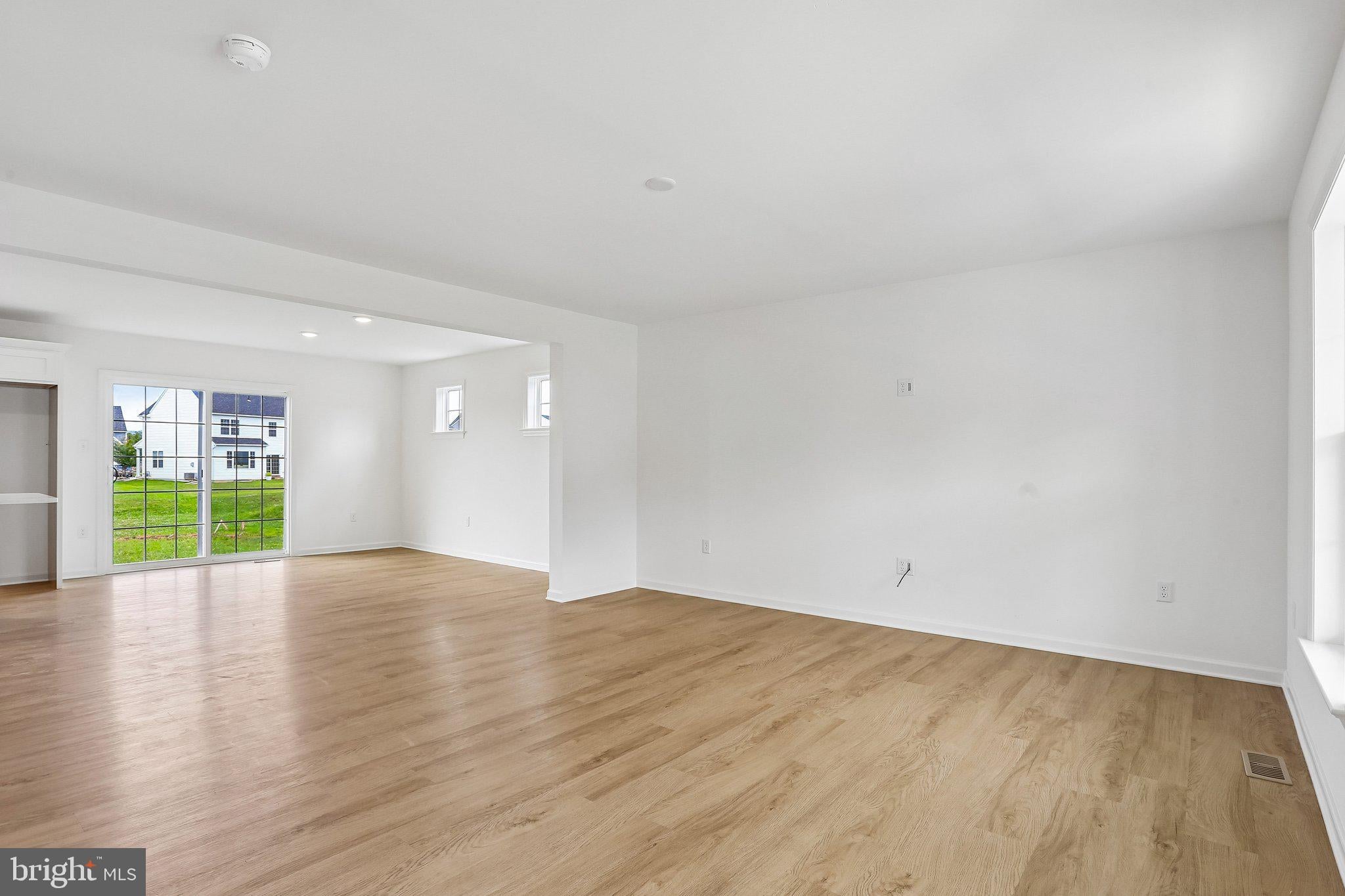 322 RESERVE LANE