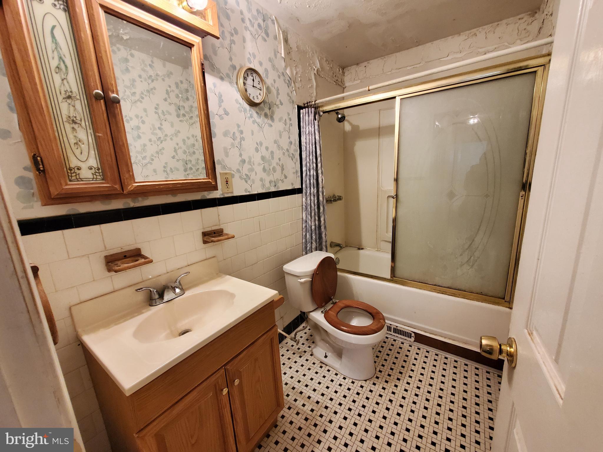 MUNROE GARDENS - Residential