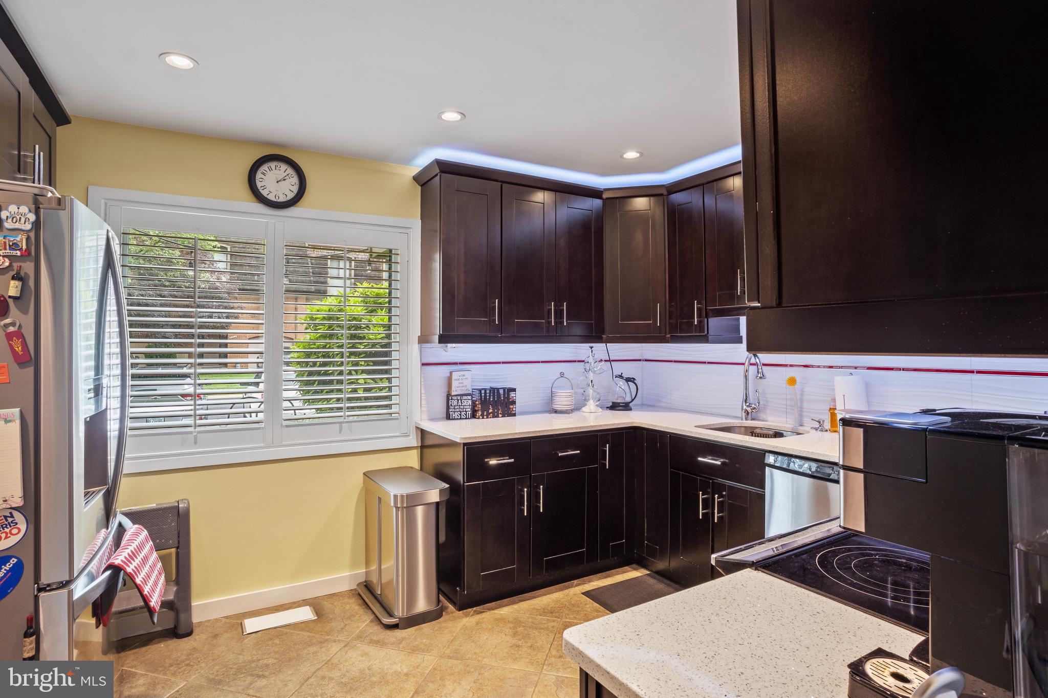 9566 FERN HOLLOW WAY