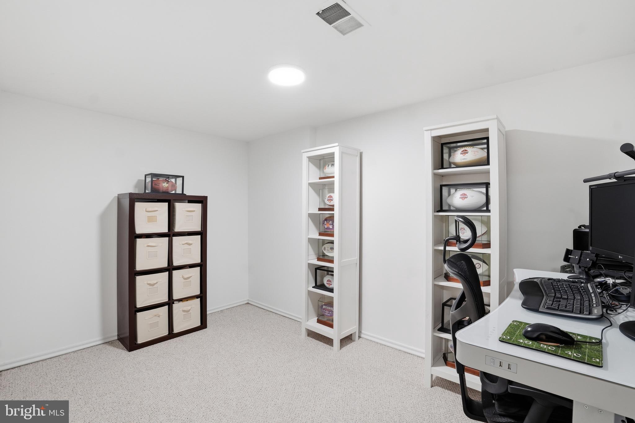 ADAMS WALK - Residential