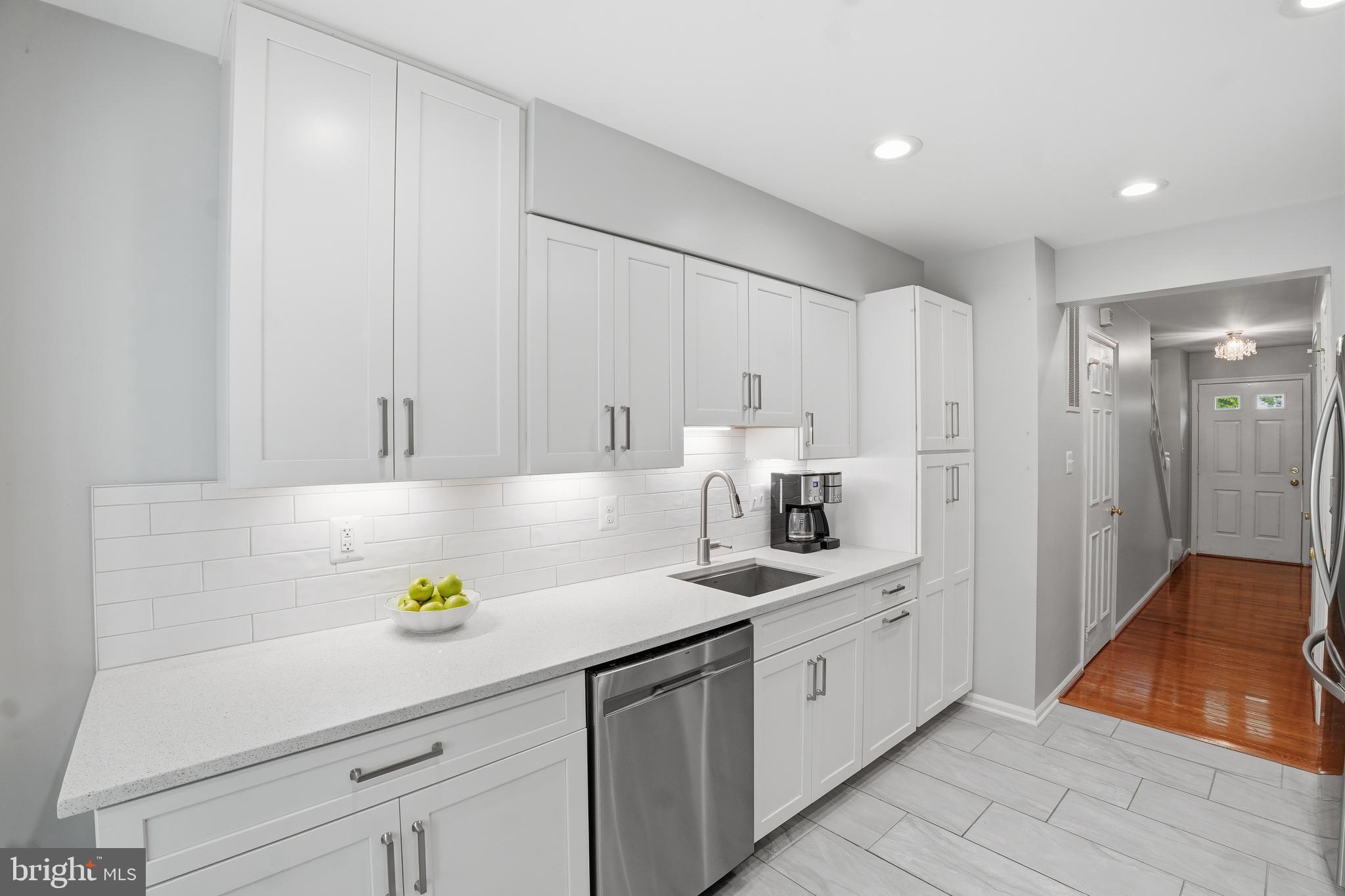 ADAMS WALK - Residential