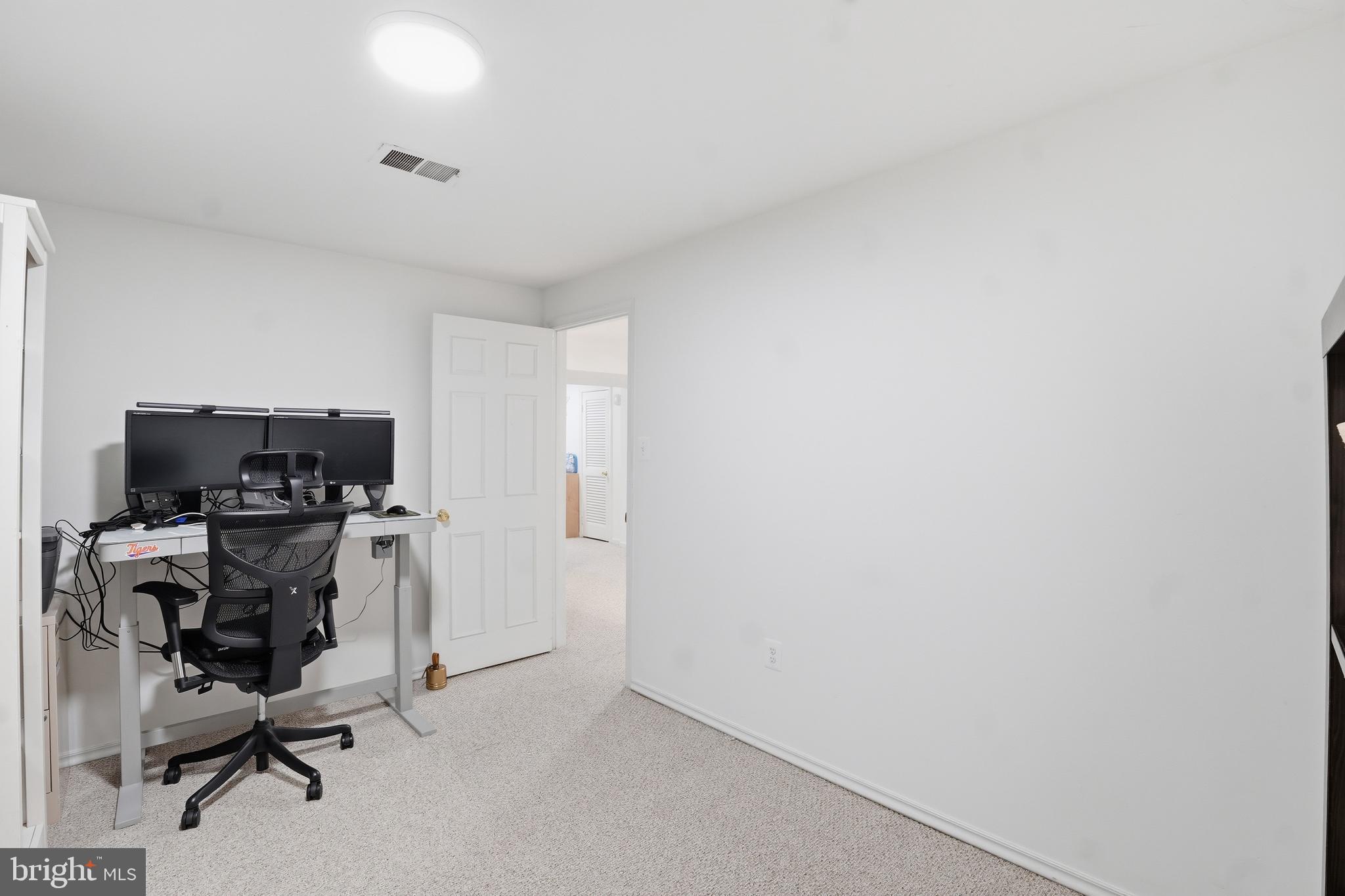 ADAMS WALK - Residential