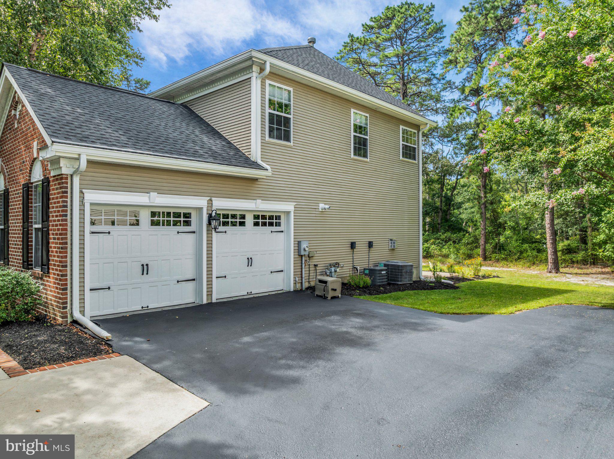 101 KENSINGTON DRIVE
