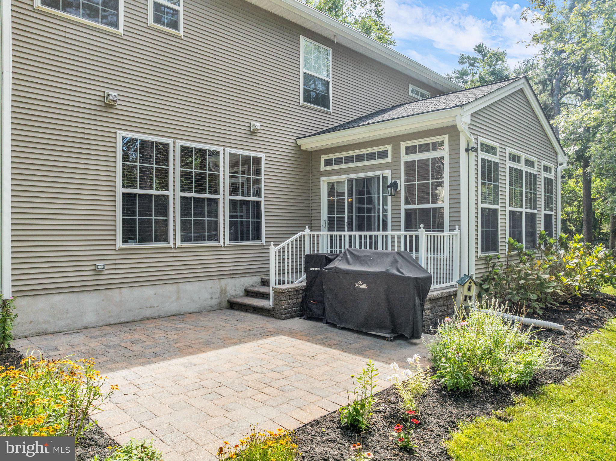 101 KENSINGTON DRIVE