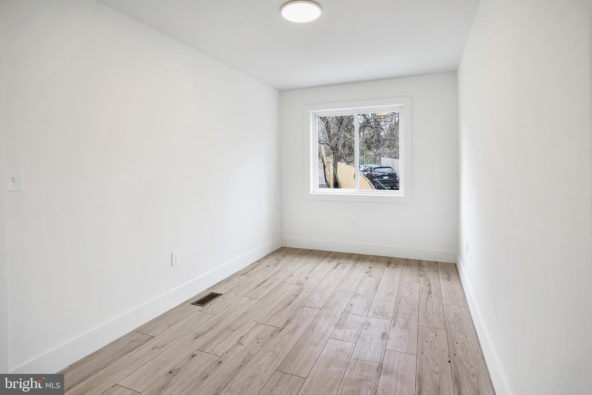 BRENTWOOD - Residential