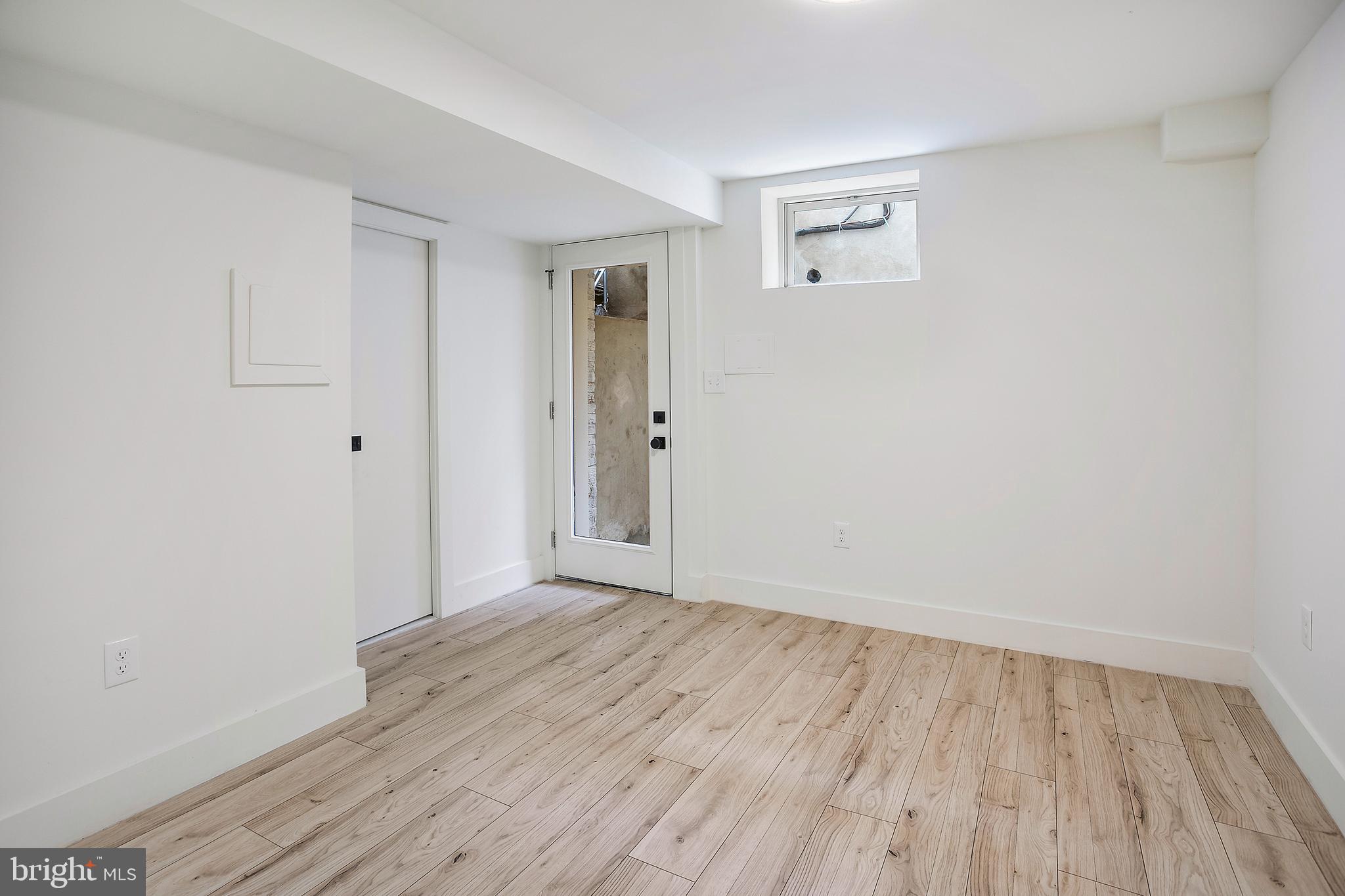 BRENTWOOD - Residential