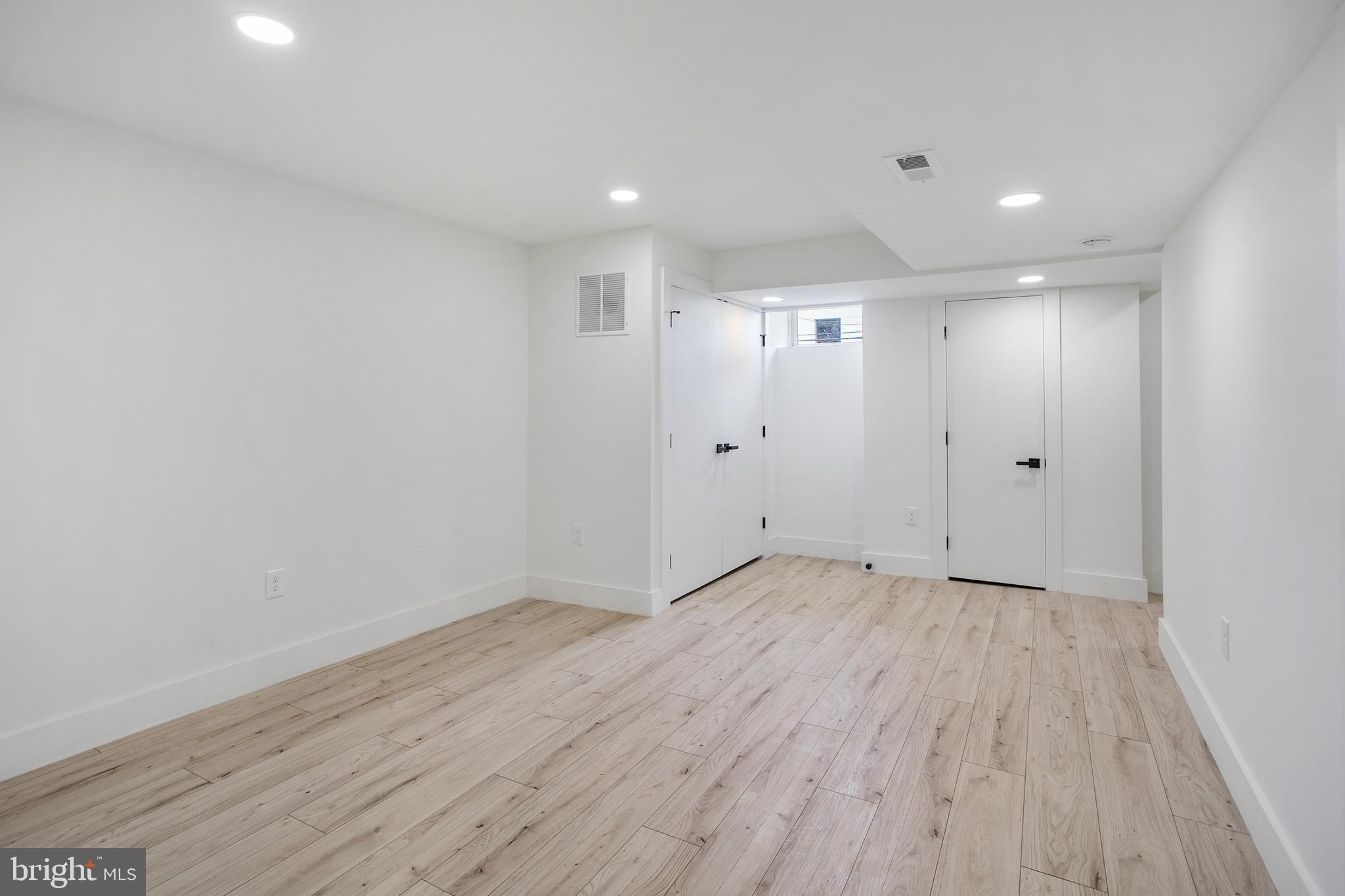 BRENTWOOD - Residential