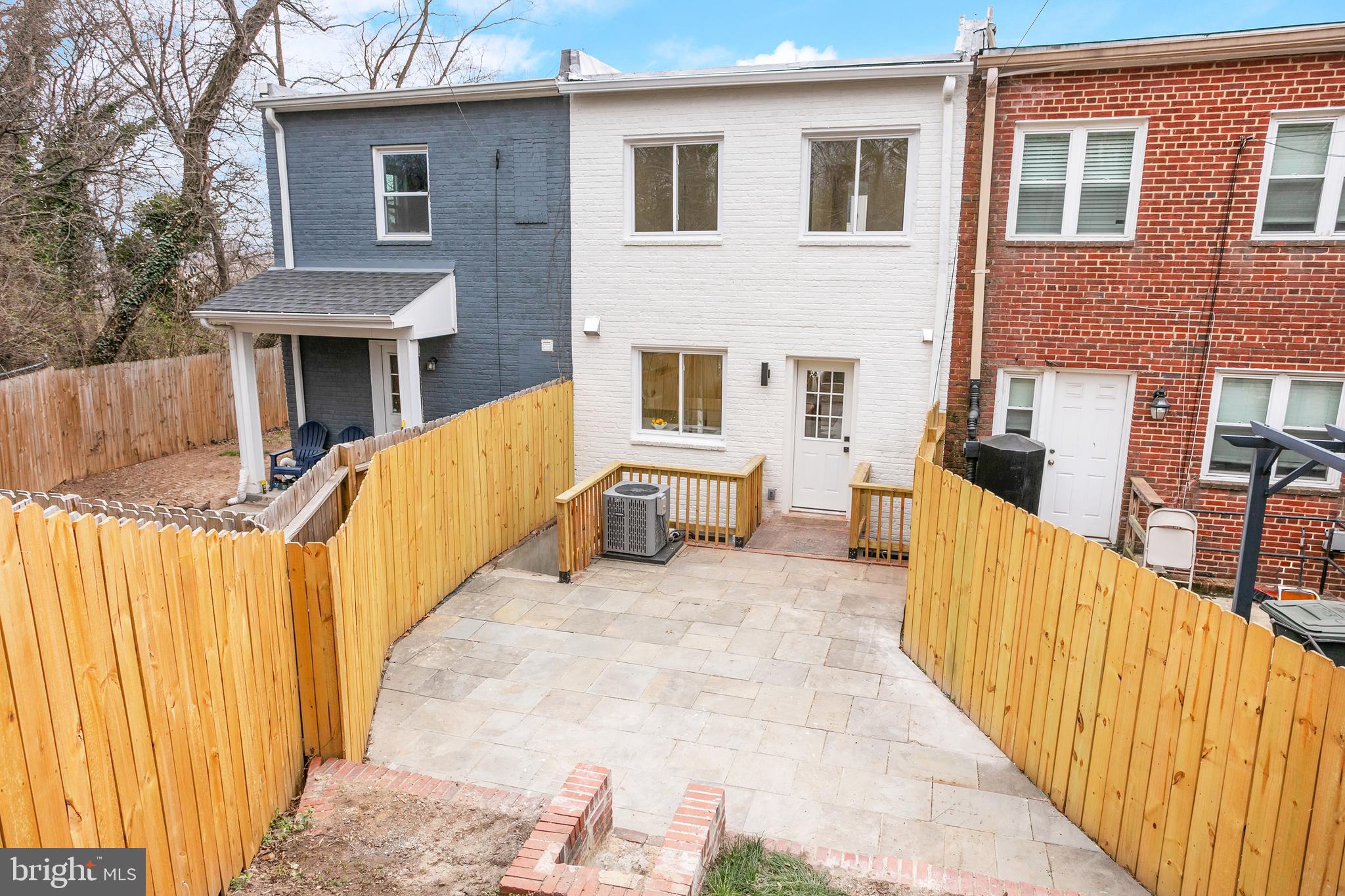 BRENTWOOD - Residential