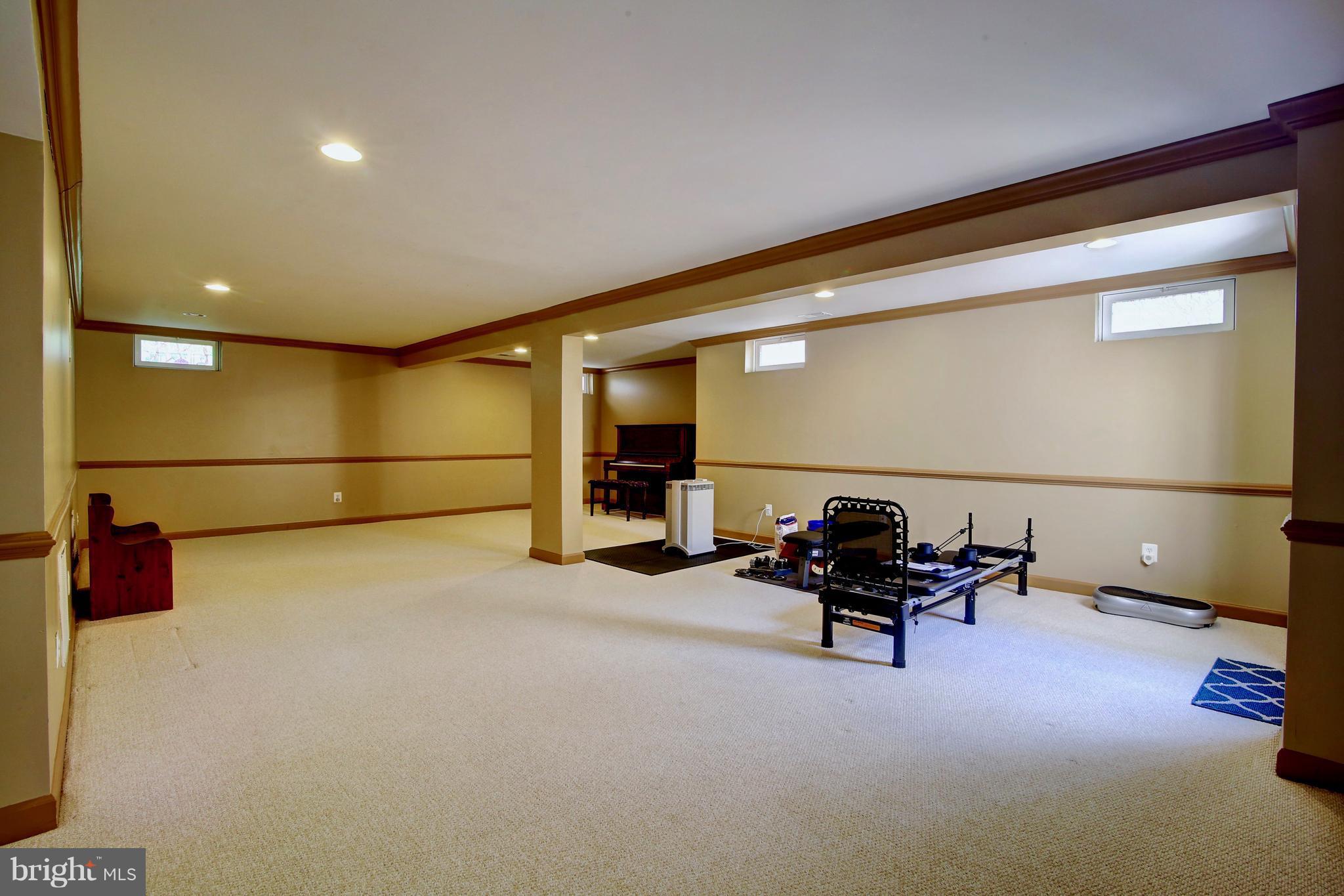 GALYN MANOR - Residential