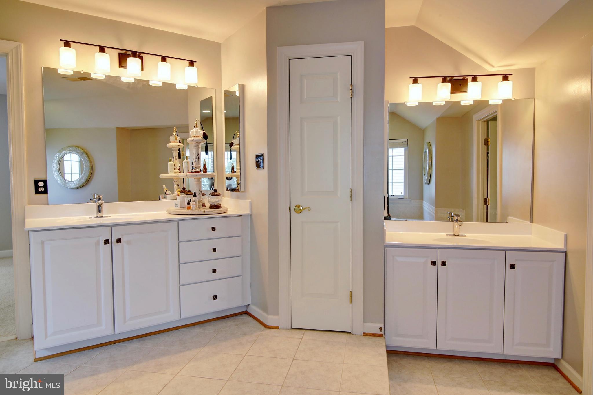 GALYN MANOR - Residential