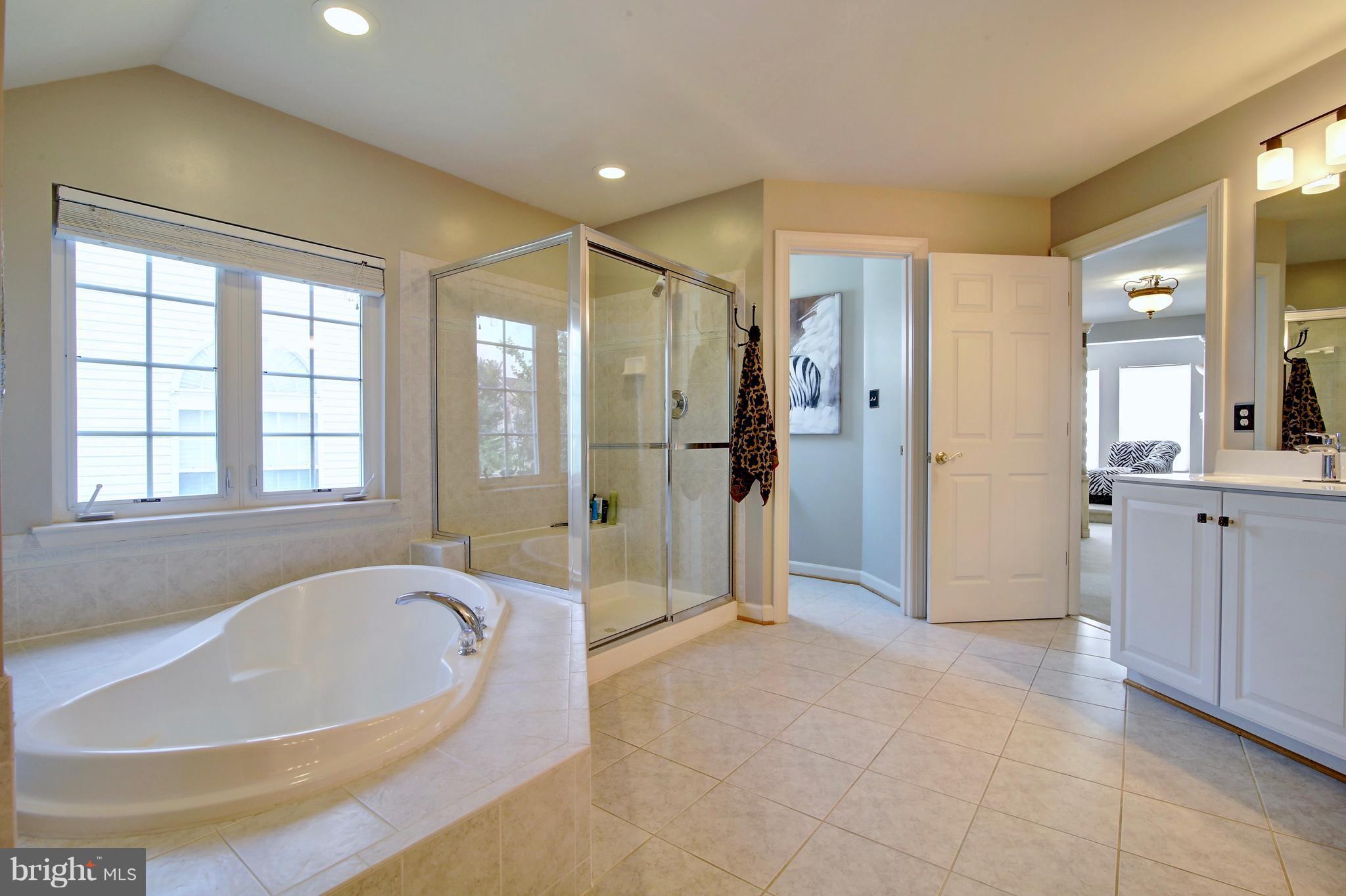 GALYN MANOR - Residential