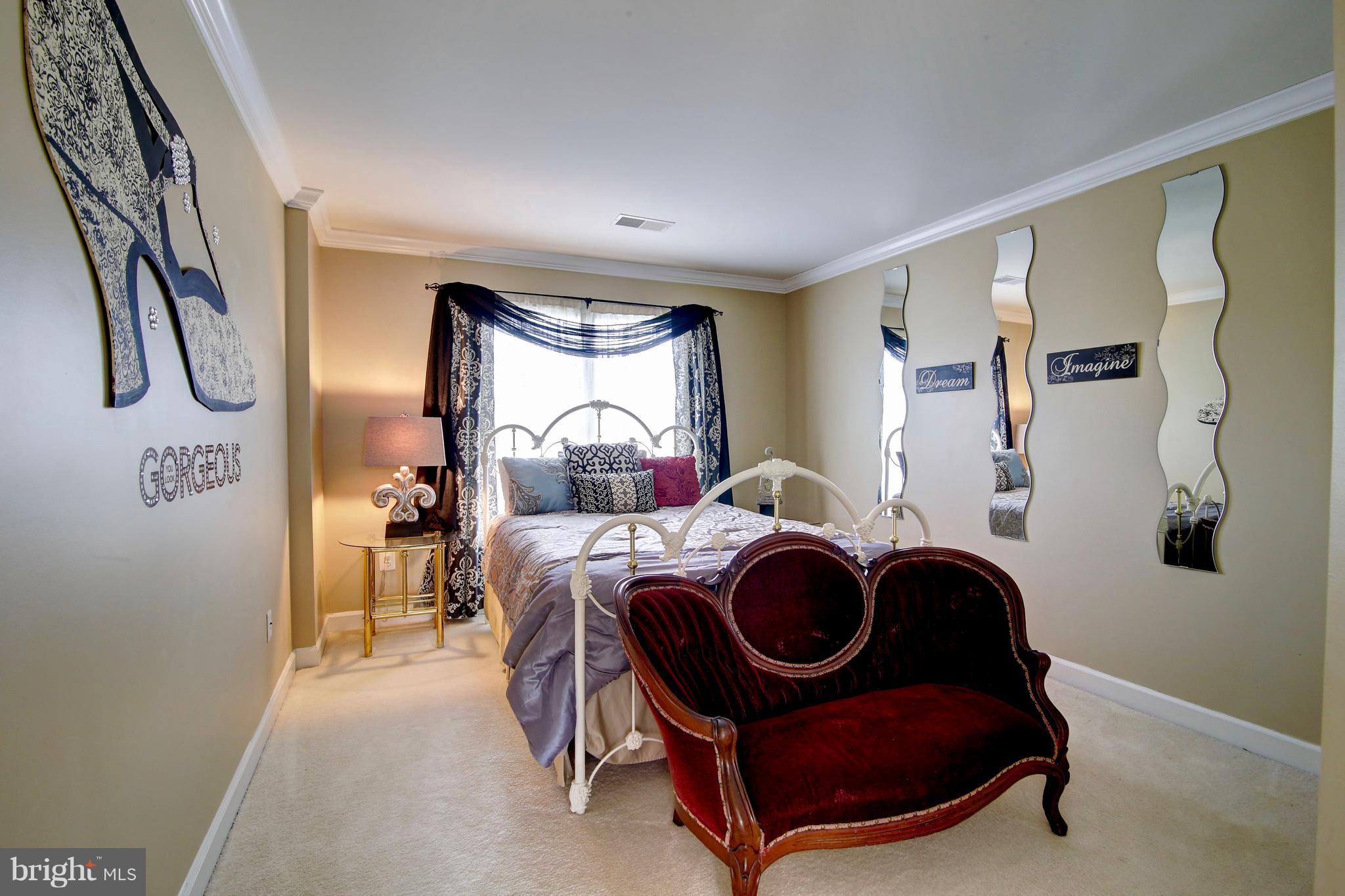 GALYN MANOR - Residential