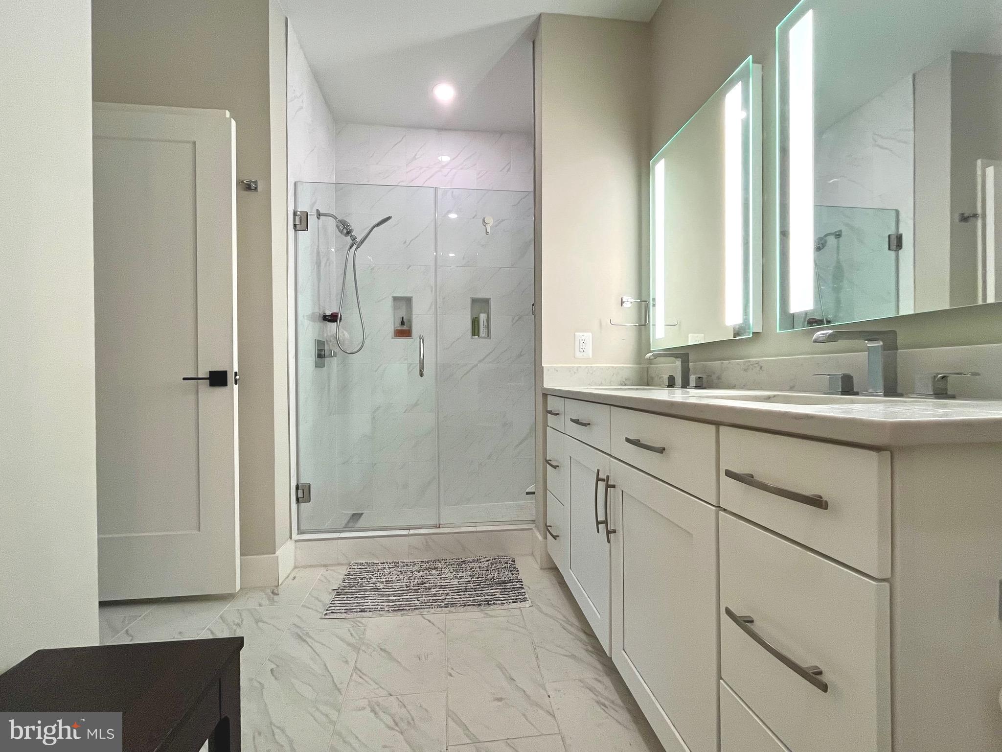 KEY AND NASH - Residential Lease