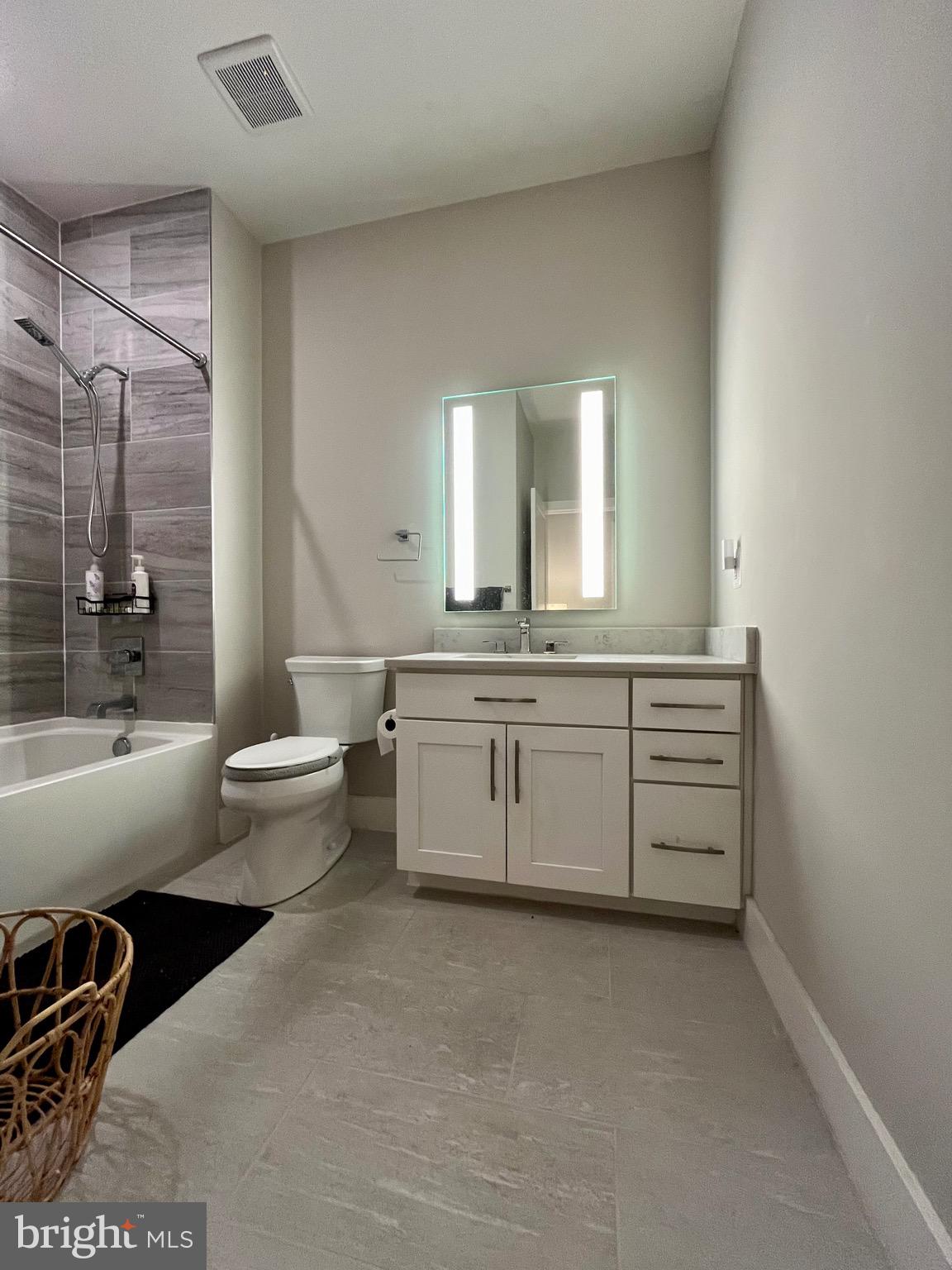 KEY AND NASH - Residential Lease