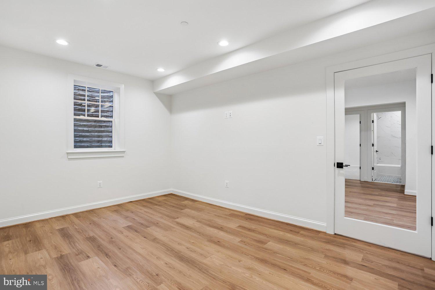 WEST CHEVY CHASE - Residential