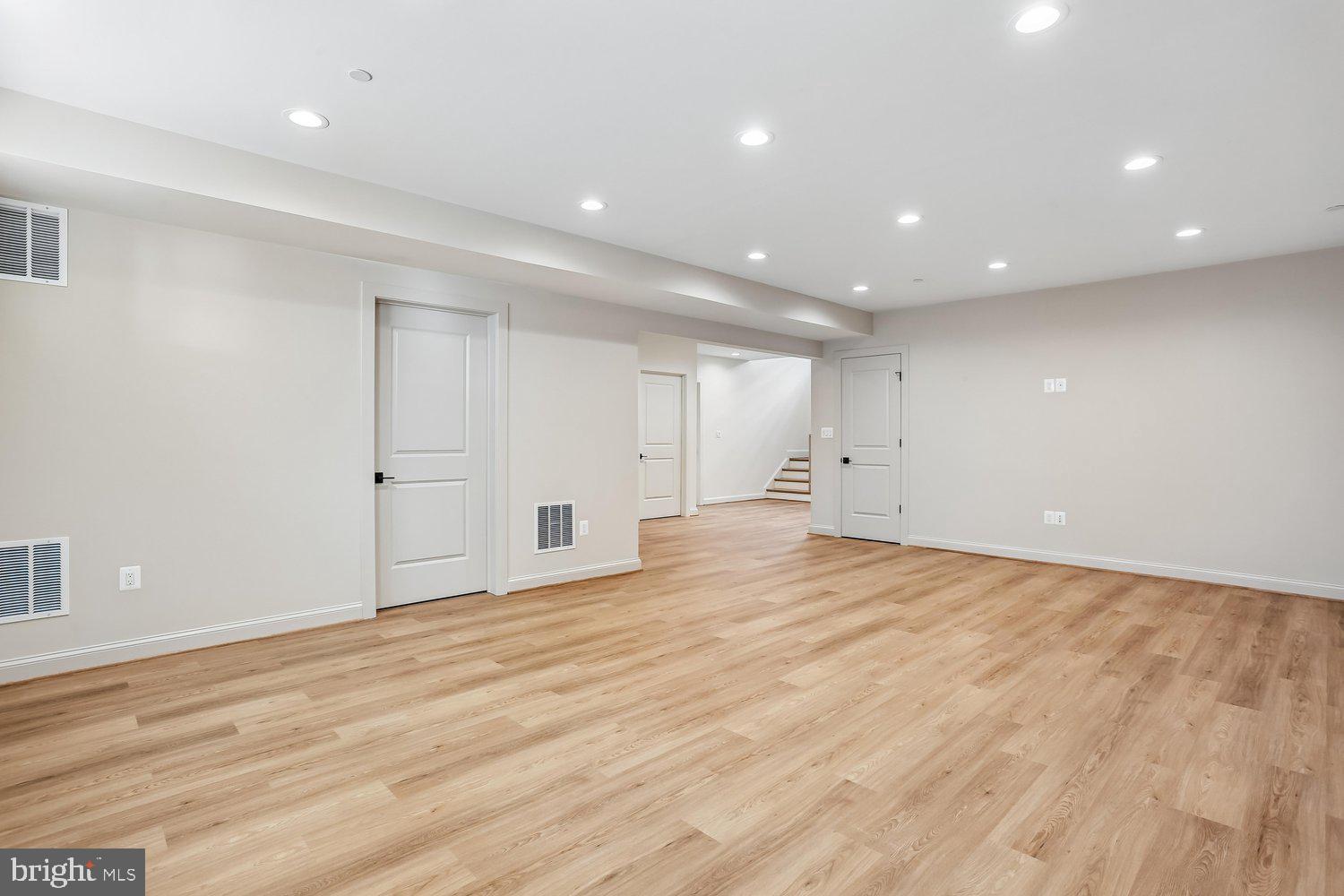 WEST CHEVY CHASE - Residential