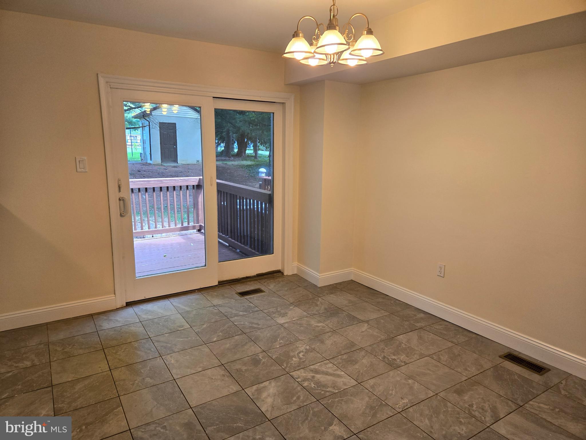 OLDE COLONIAL GREENE - Residential Lease