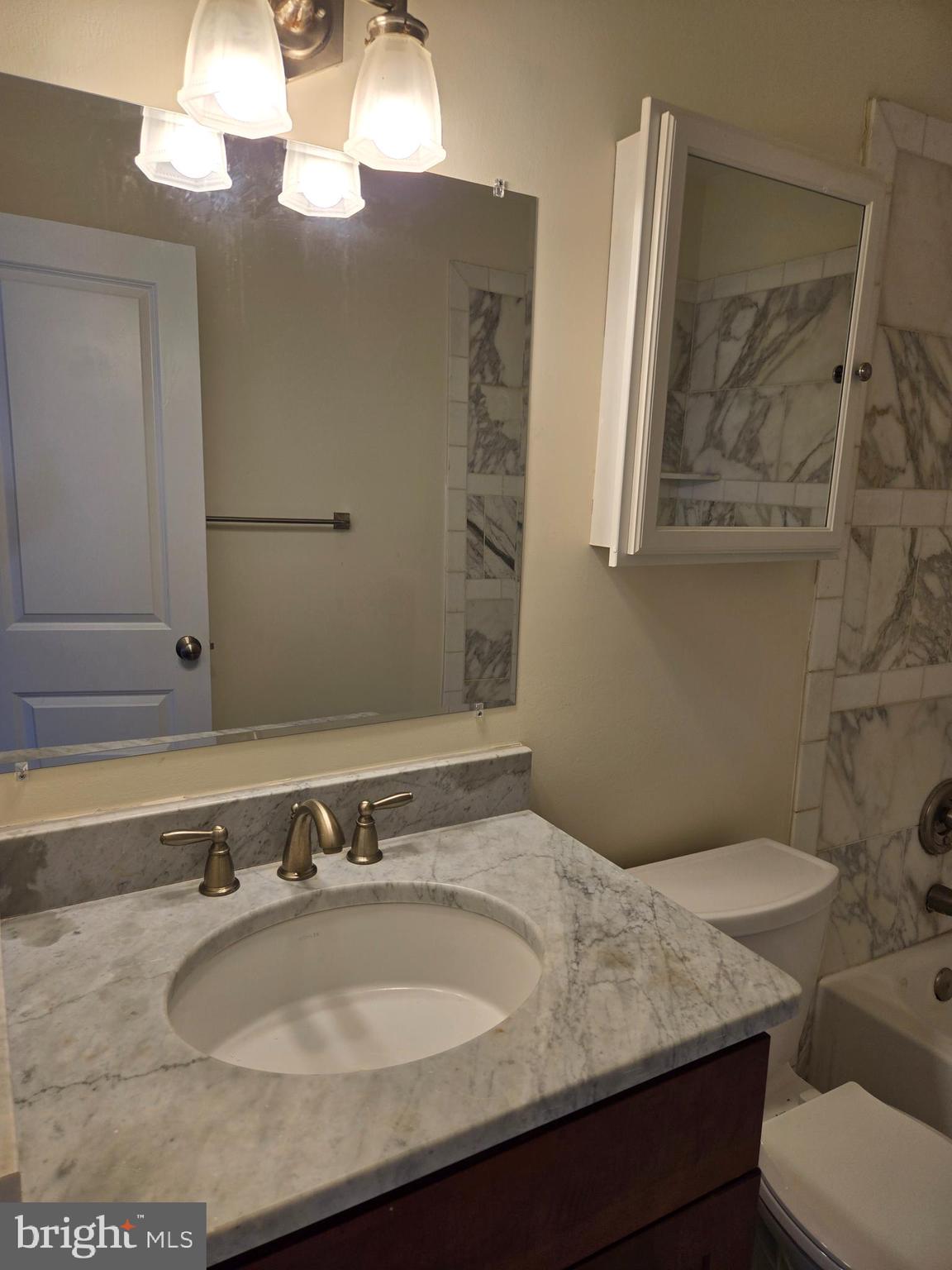 OLDE COLONIAL GREENE - Residential Lease