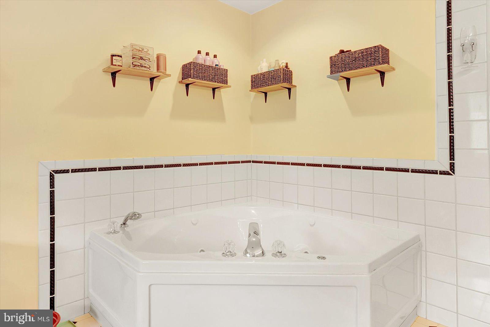 LAUREL TERRACE - Residential