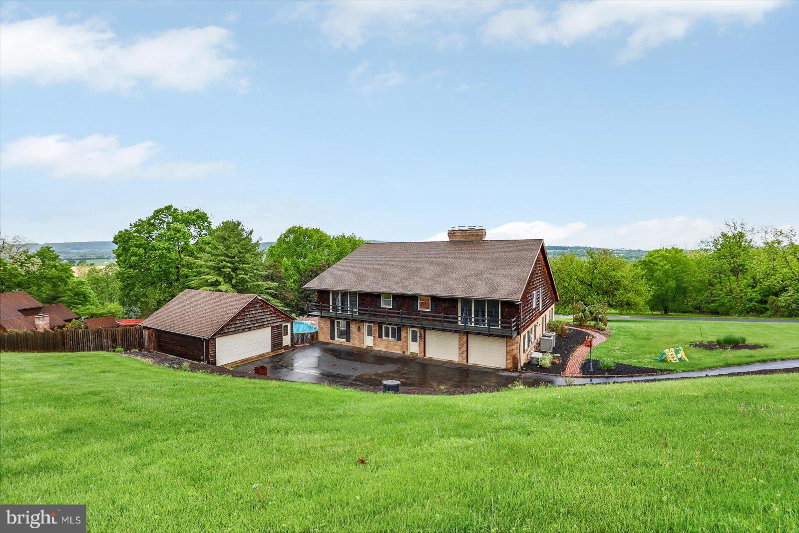 LAUREL TERRACE - Residential