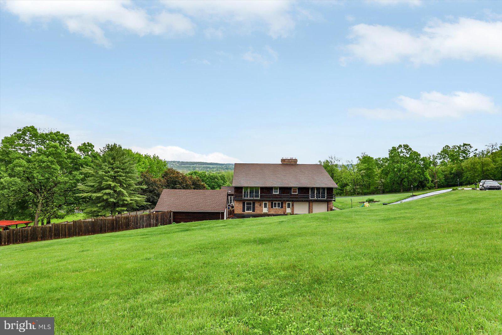 LAUREL TERRACE - Residential