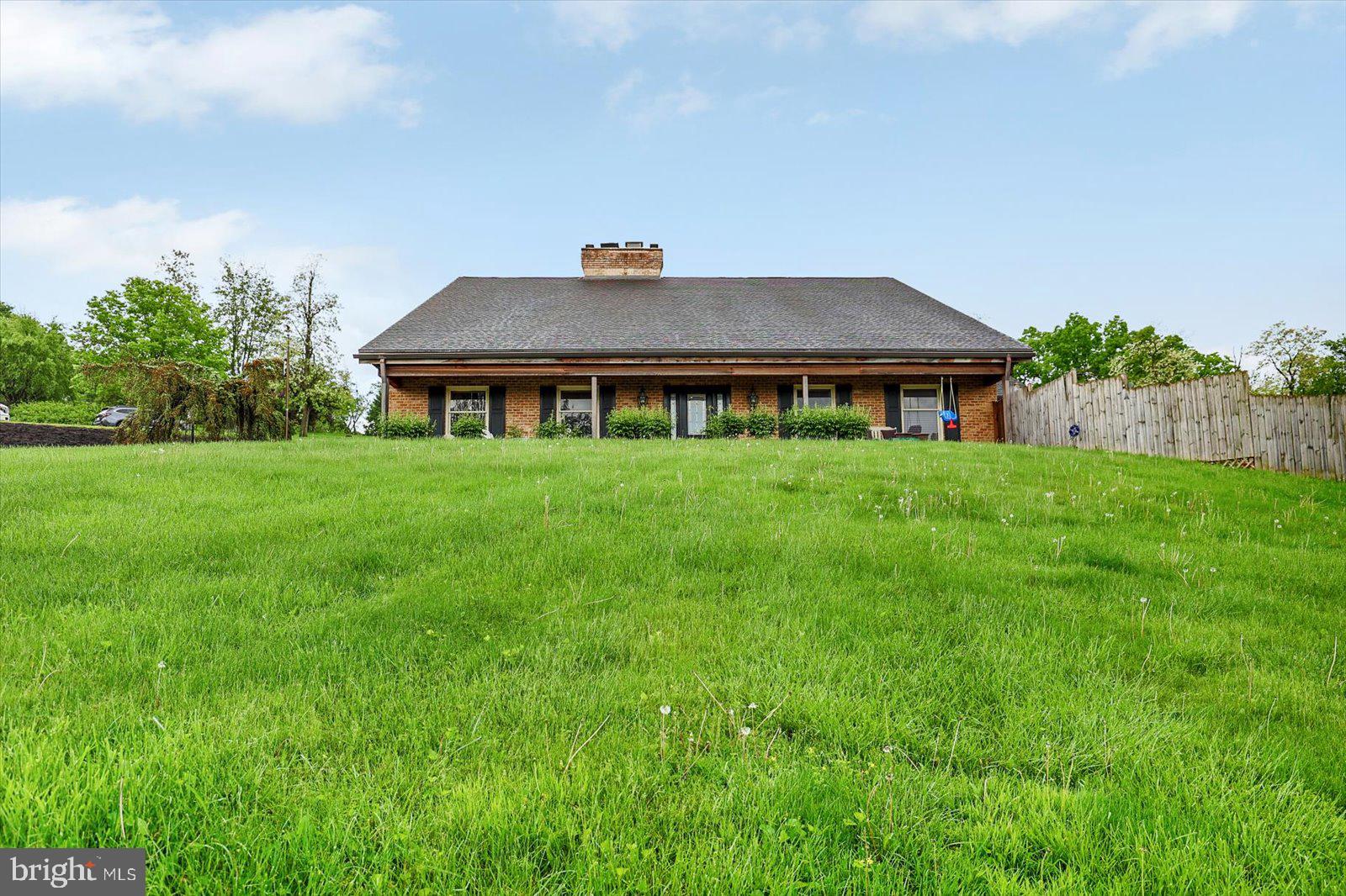 LAUREL TERRACE - Residential