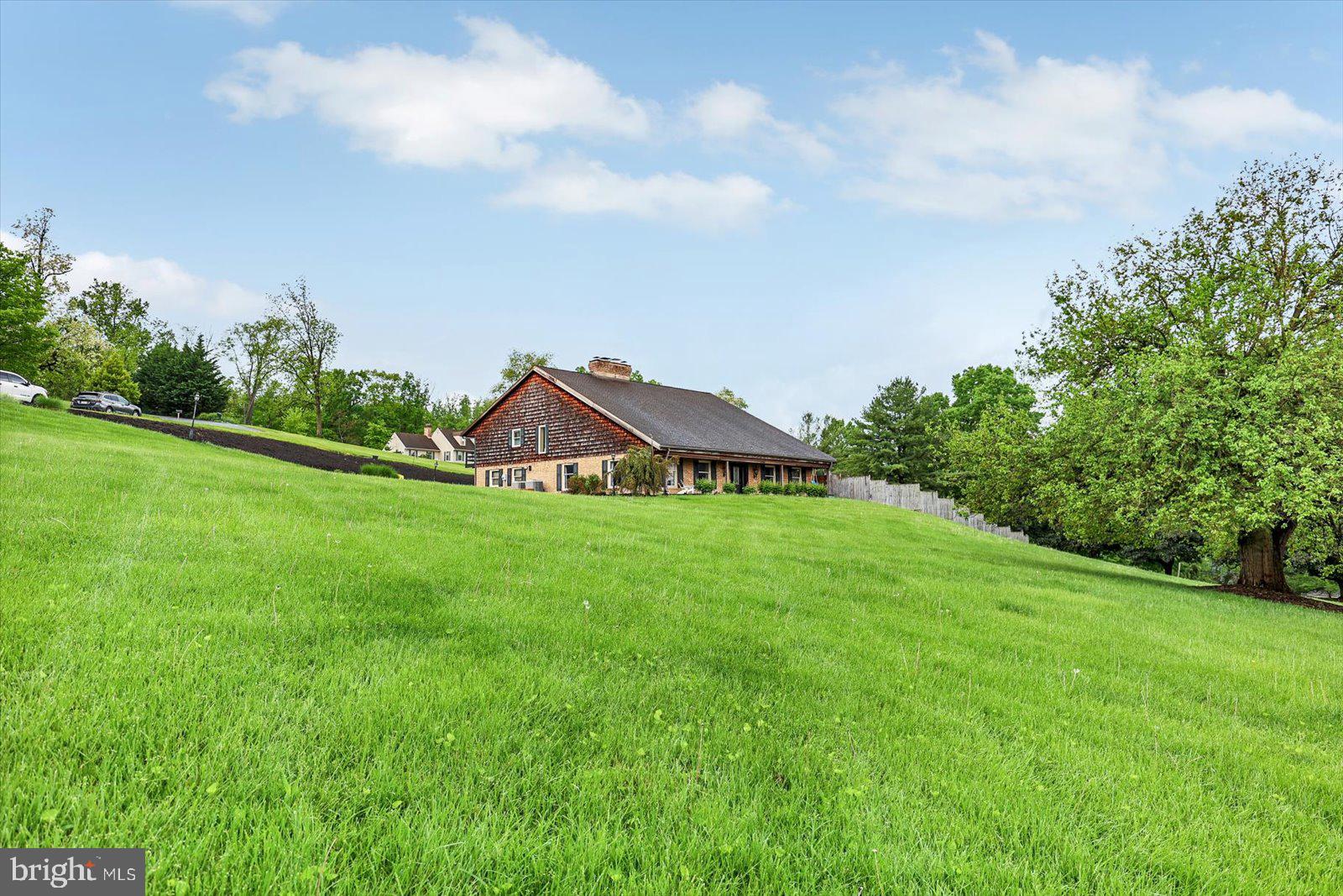 LAUREL TERRACE - Residential