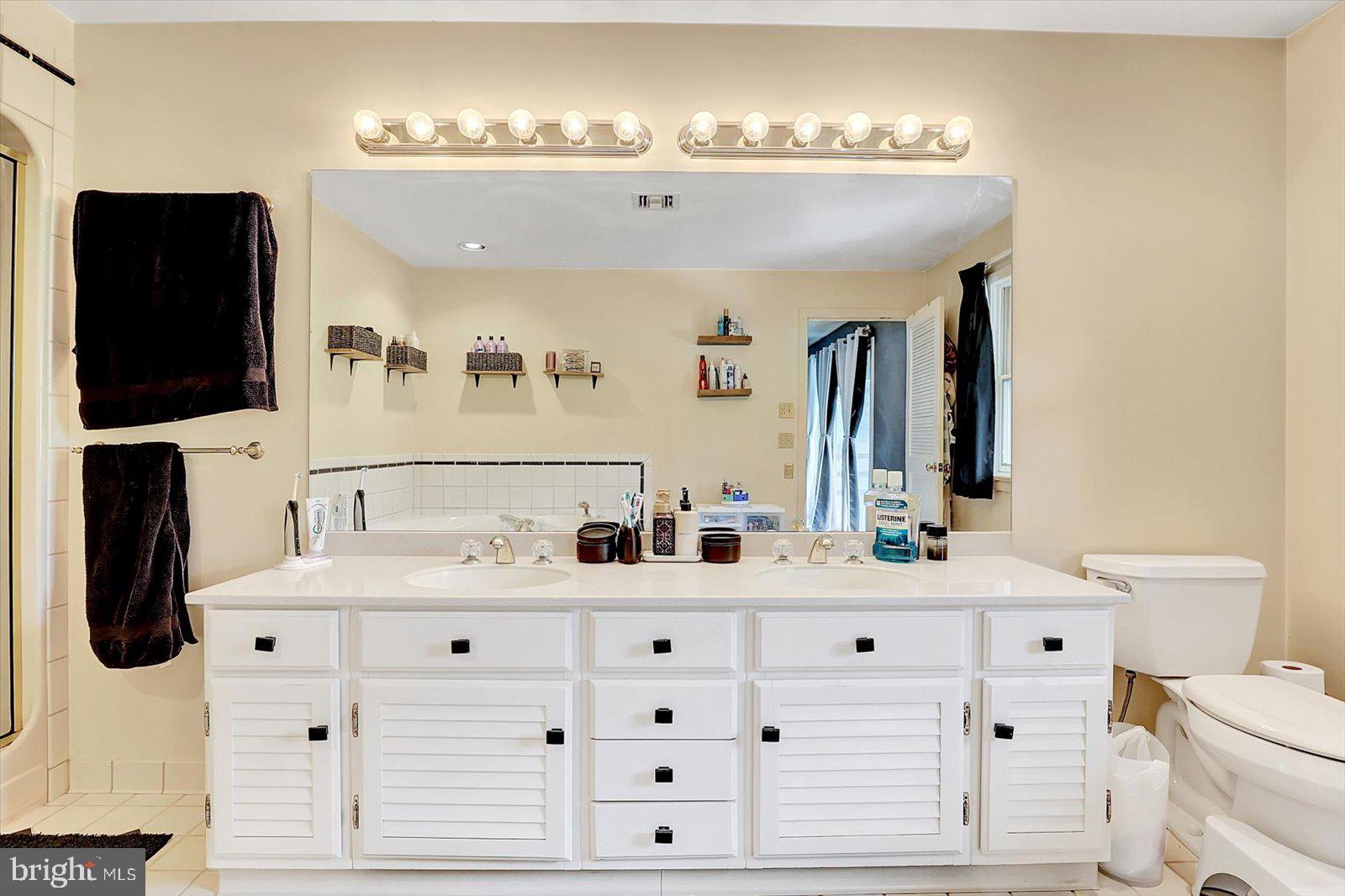 LAUREL TERRACE - Residential