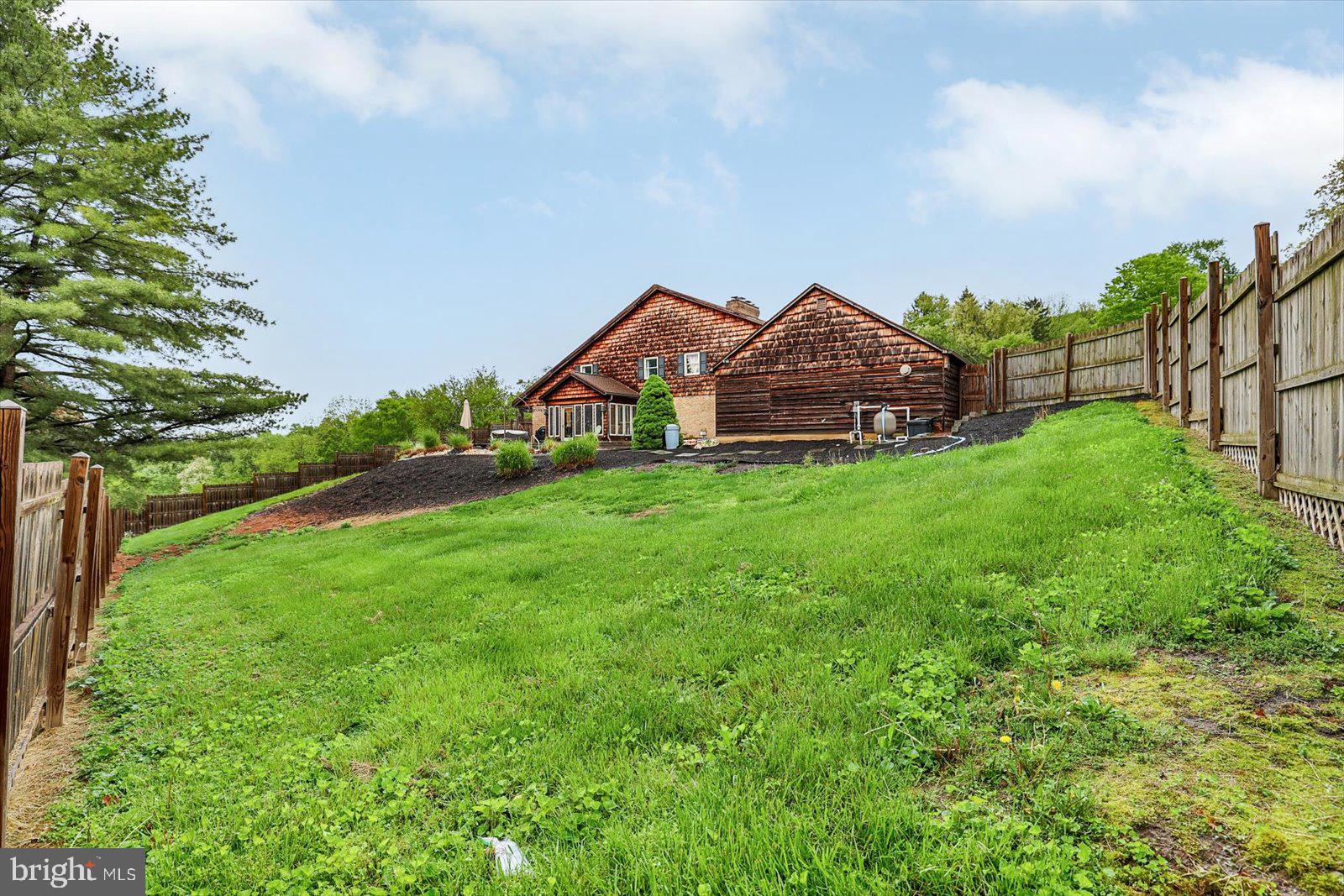 LAUREL TERRACE - Residential