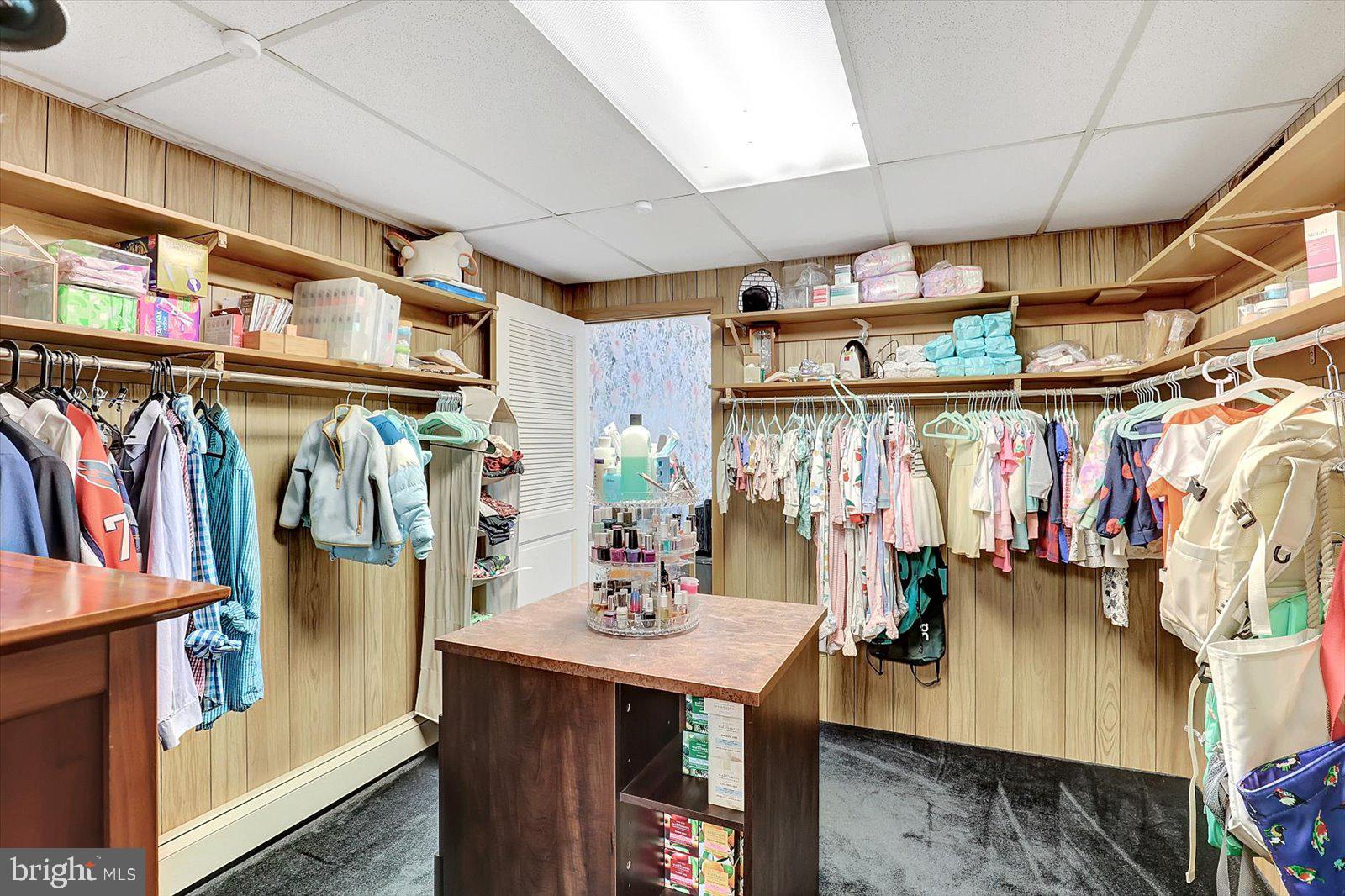 LAUREL TERRACE - Residential