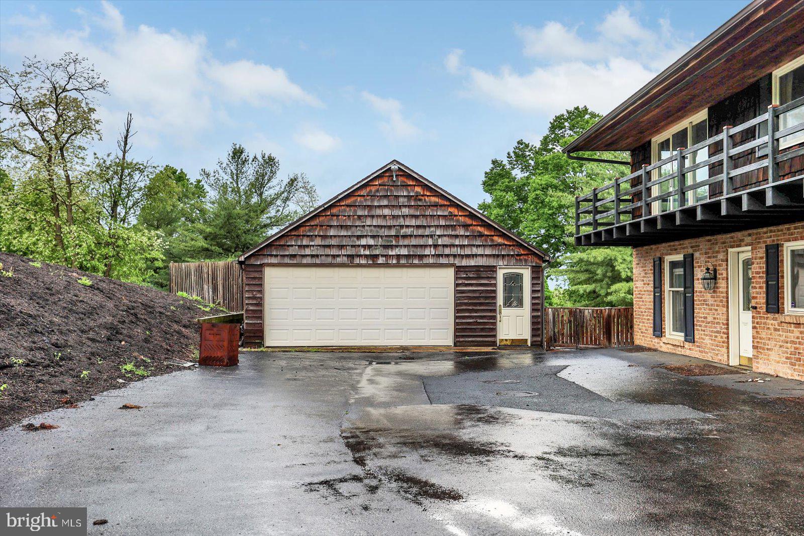 LAUREL TERRACE - Residential