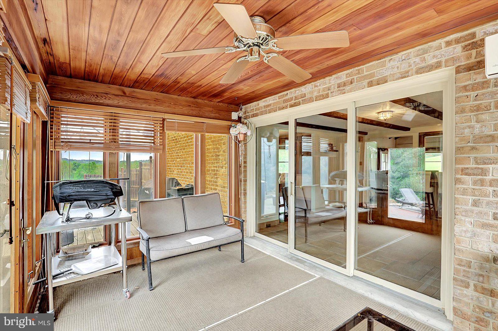 LAUREL TERRACE - Residential