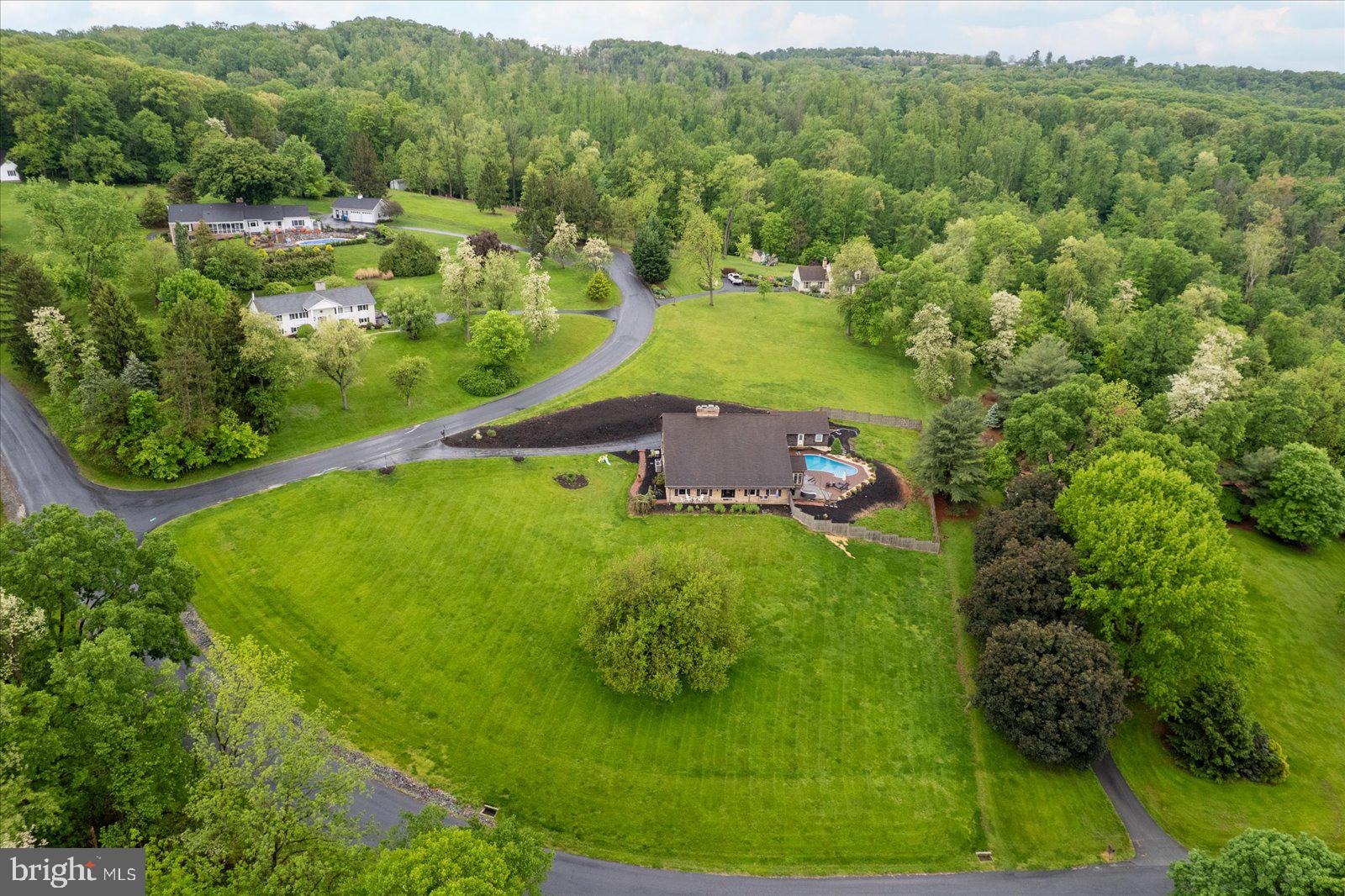540 LAUREL TERRACE